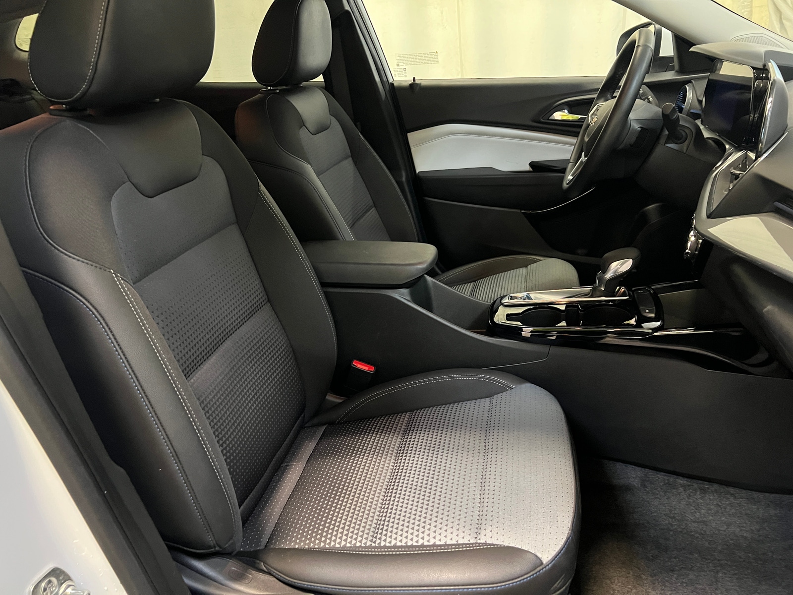 Thumbnail: 2025 Chevrolet Trax - 2