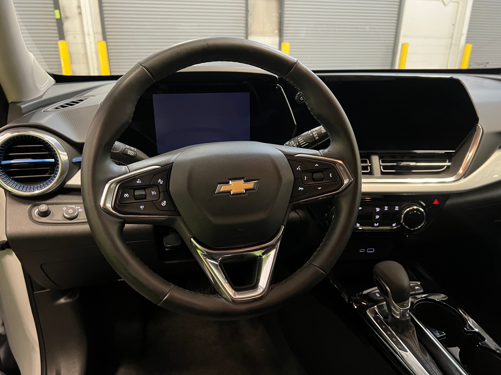 Thumbnail: 2025 Chevrolet Trax - 5