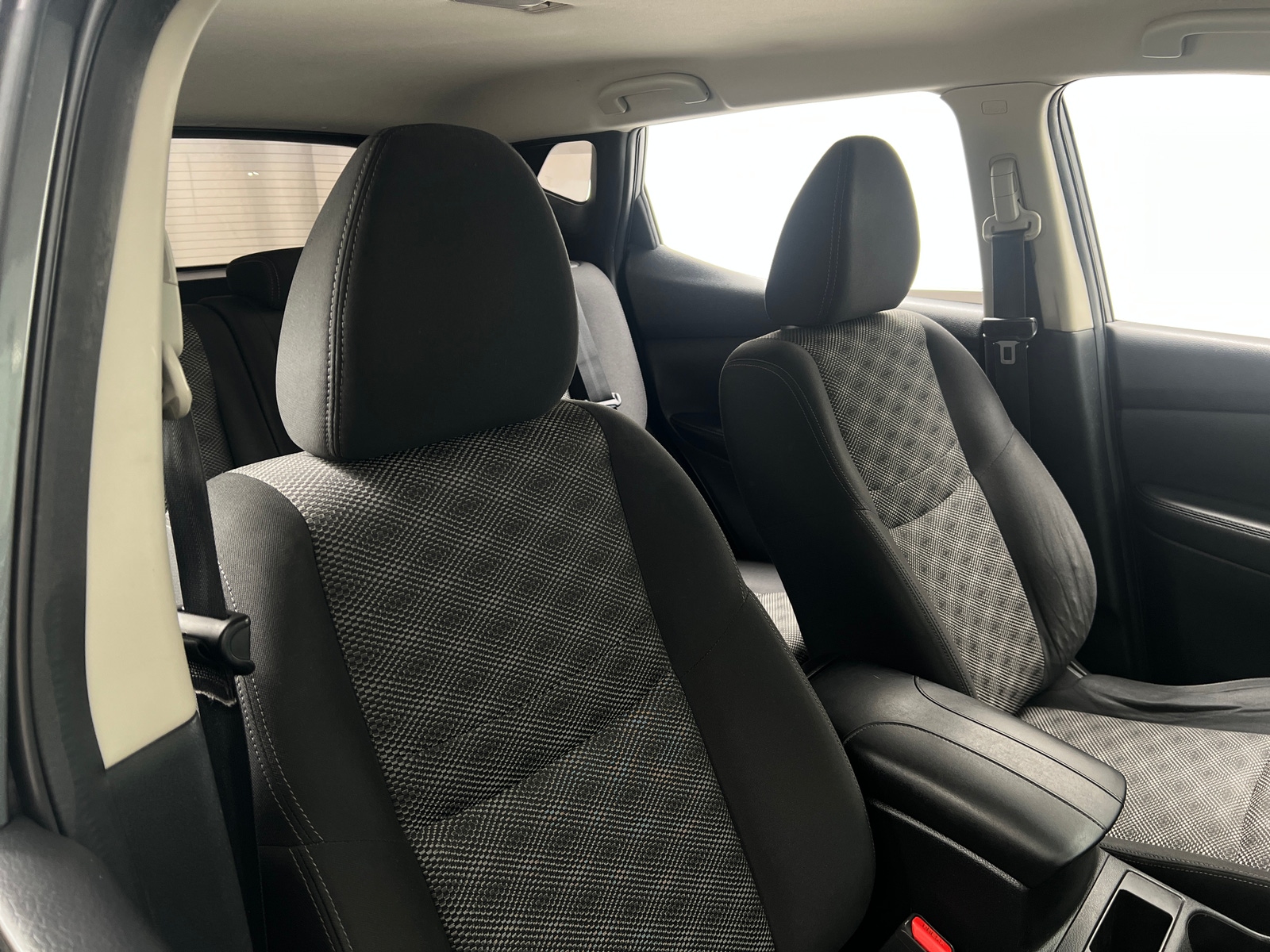 Thumbnail: 2018 Nissan Rogue Sport - 2