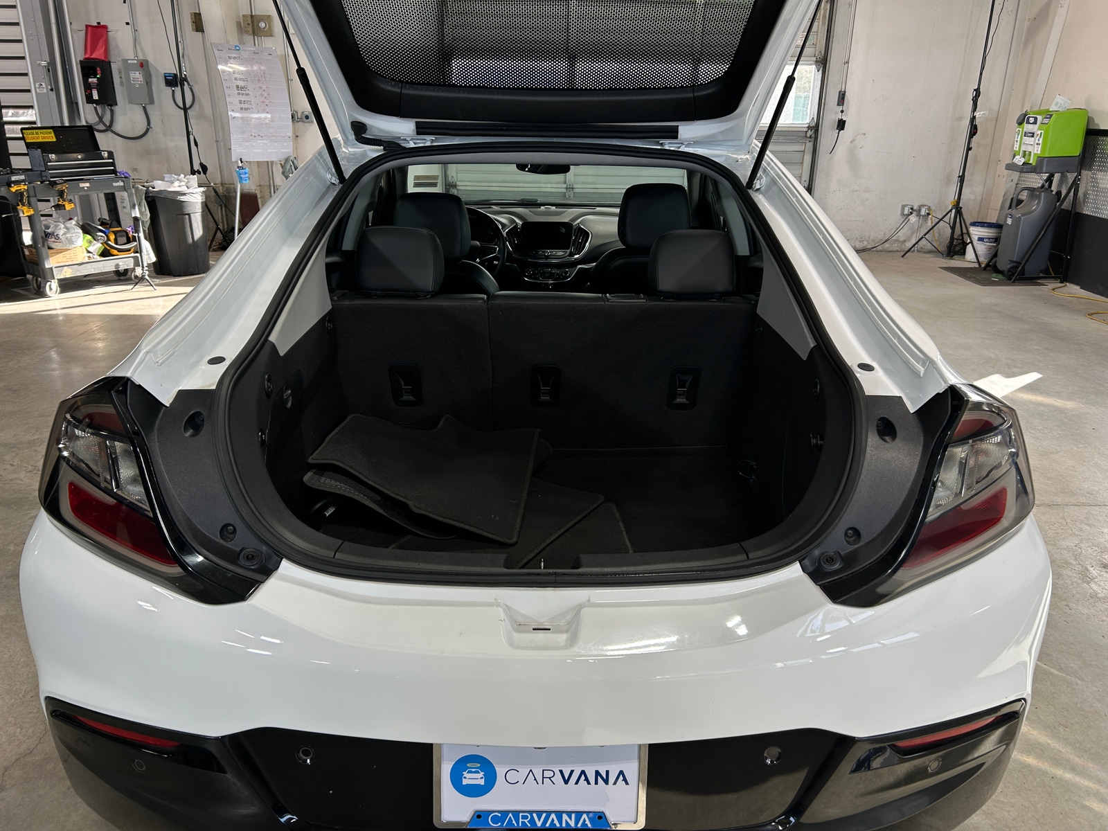 Thumbnail: 2016 Chevrolet Volt - 6