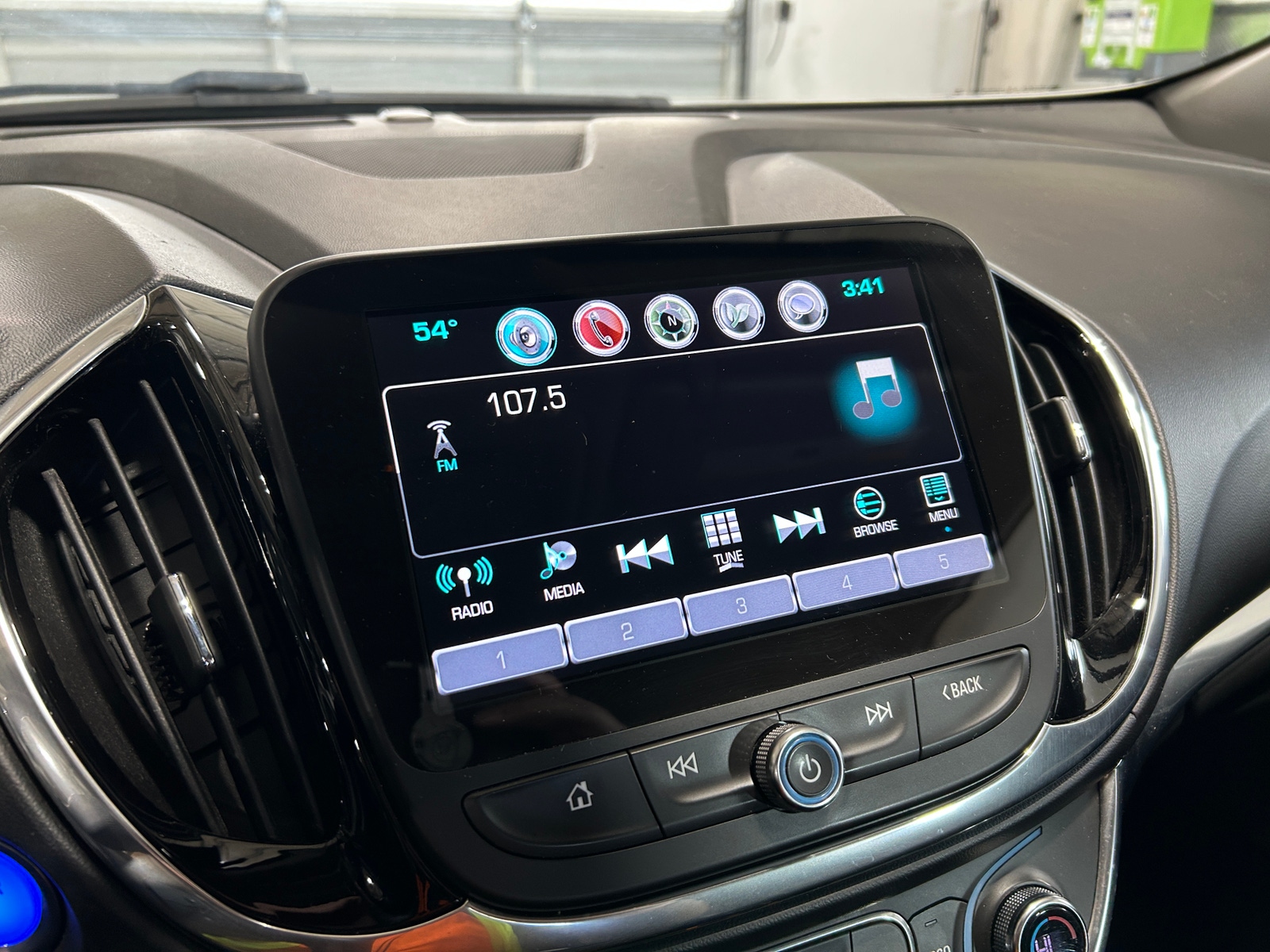 Thumbnail: 2016 Chevrolet Volt - 3