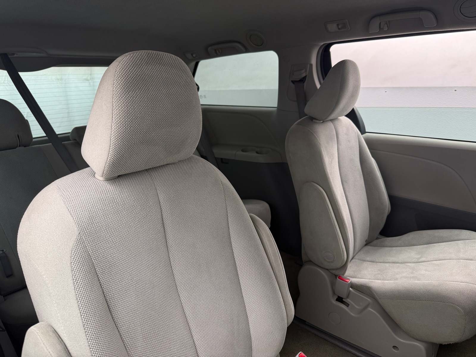 Thumbnail: 2013 Toyota Sienna - 6