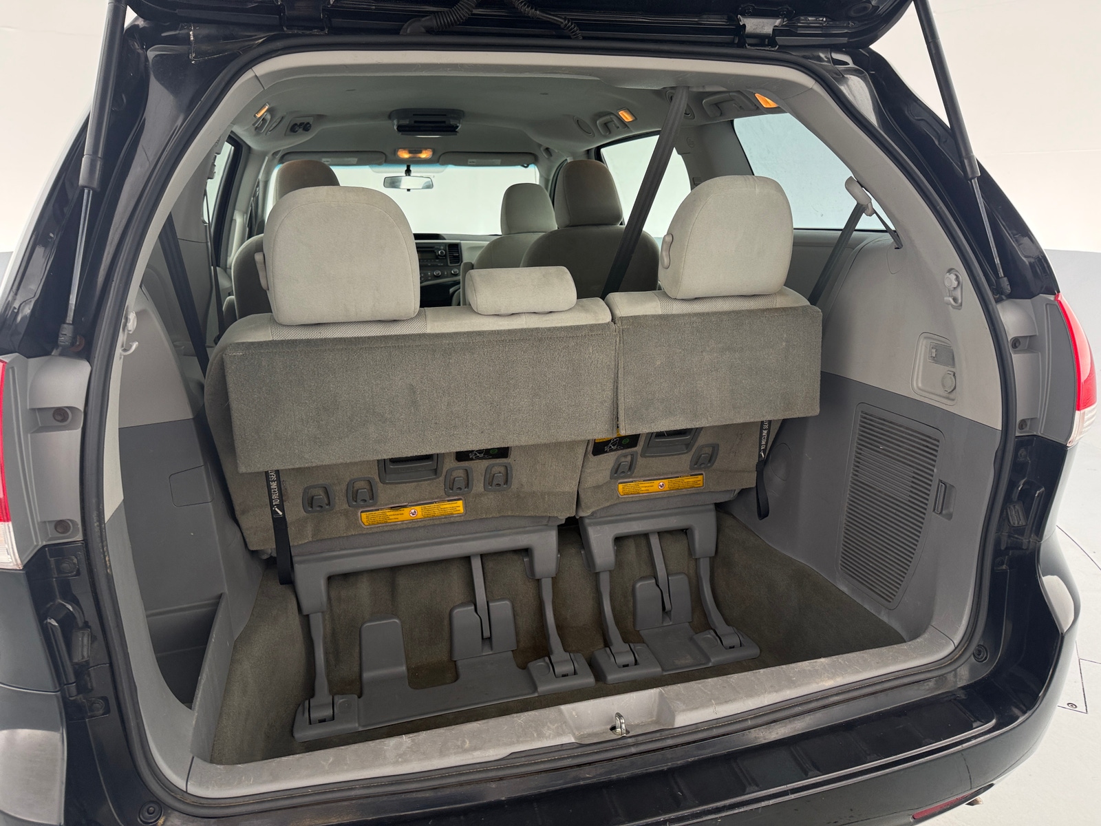 Thumbnail: 2013 Toyota Sienna - 7