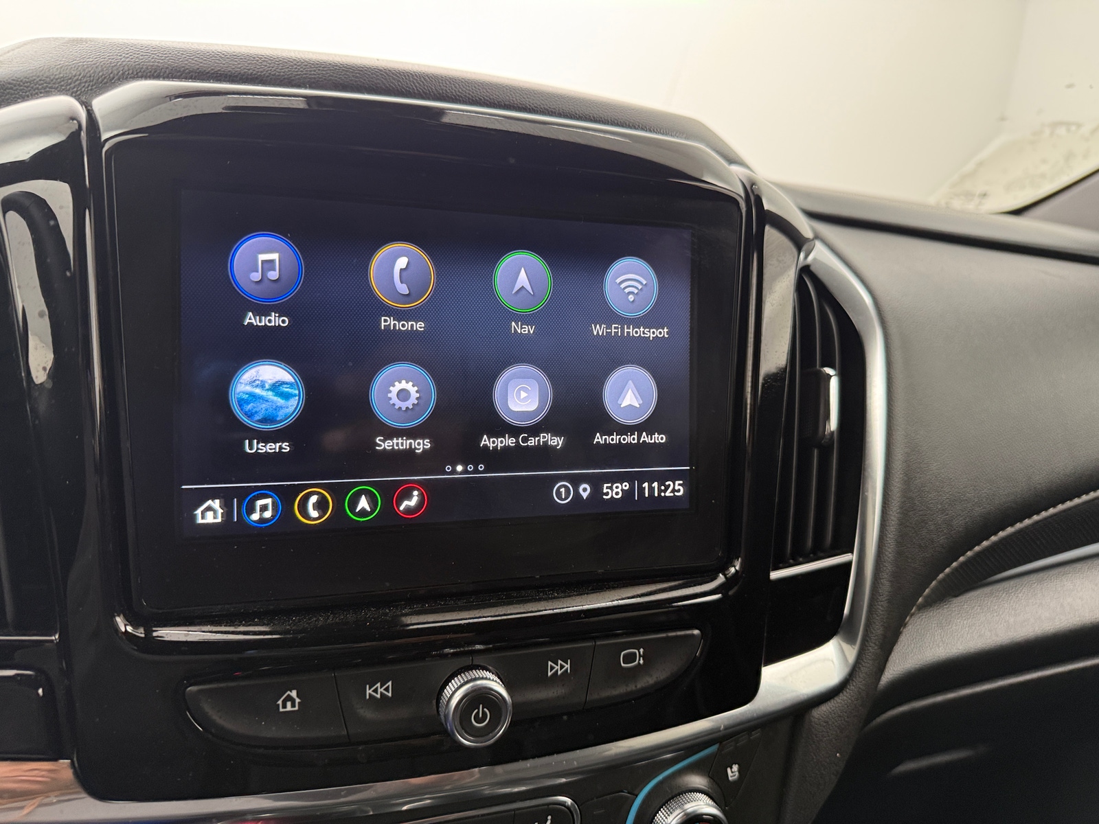 Thumbnail: 2023 Chevrolet Traverse - 3