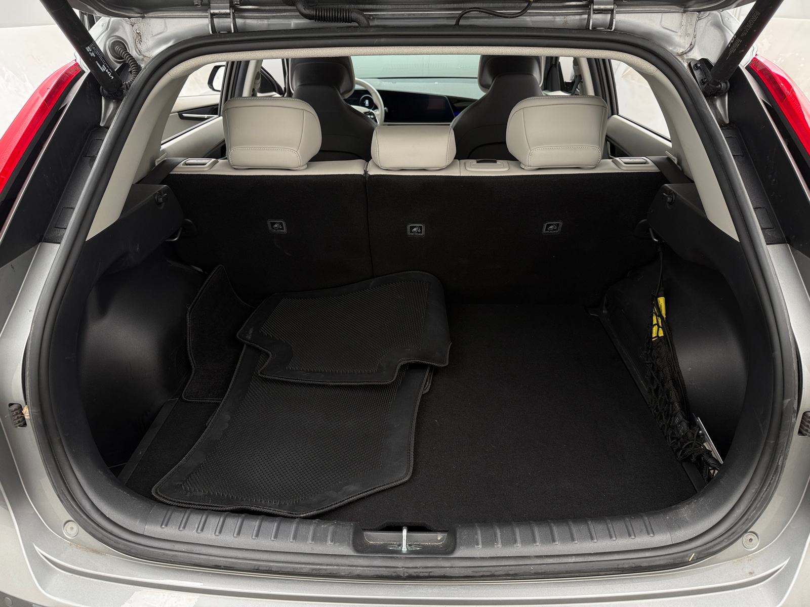 Thumbnail: 2023 Kia Niro - 7