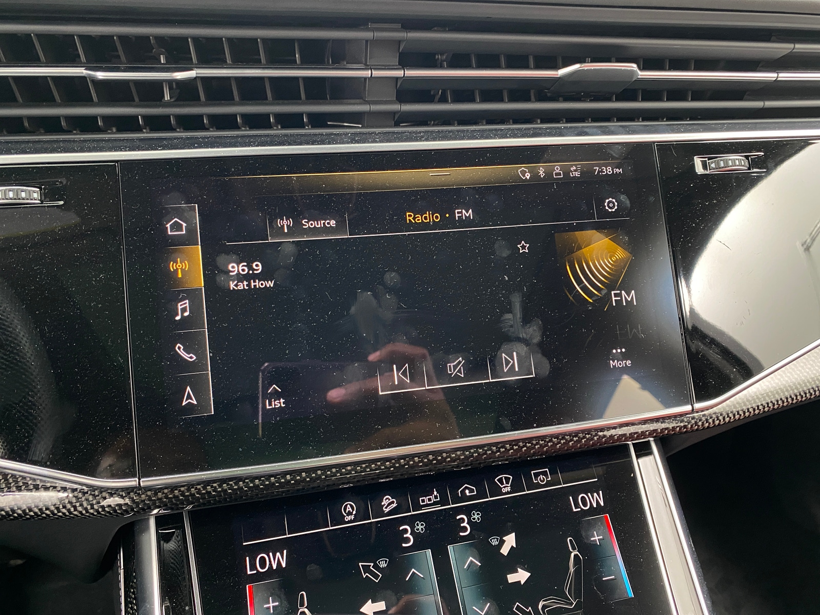 Thumbnail: 2020 Audi SQ7 - 3