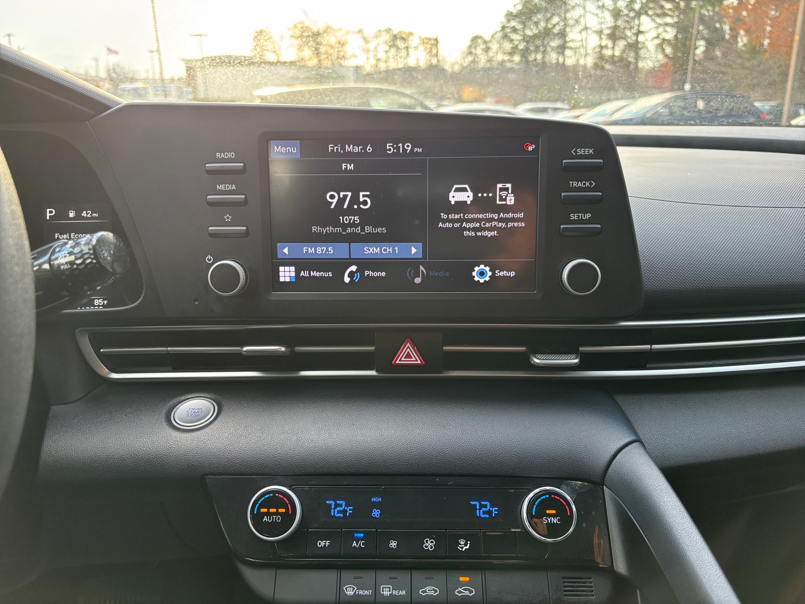 Thumbnail: 2023 Hyundai Elantra - 4