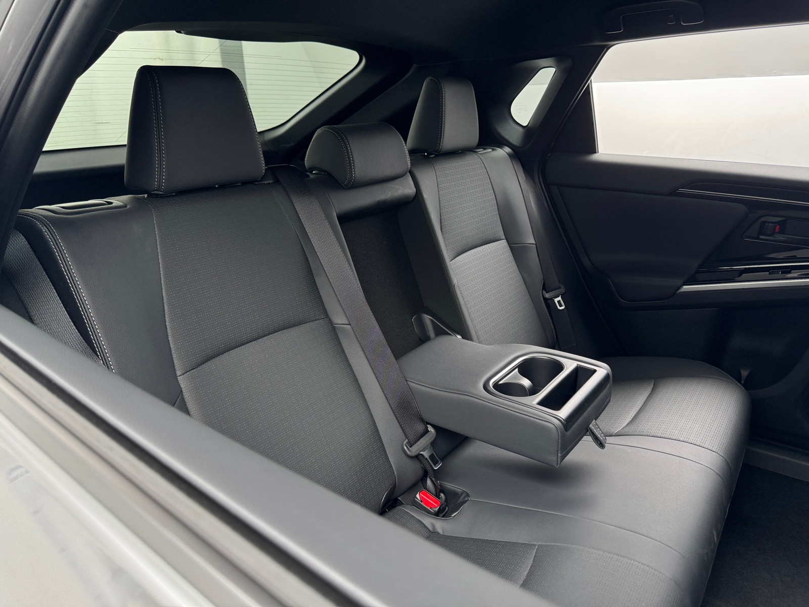 Thumbnail: 2025 Subaru Solterra - 6