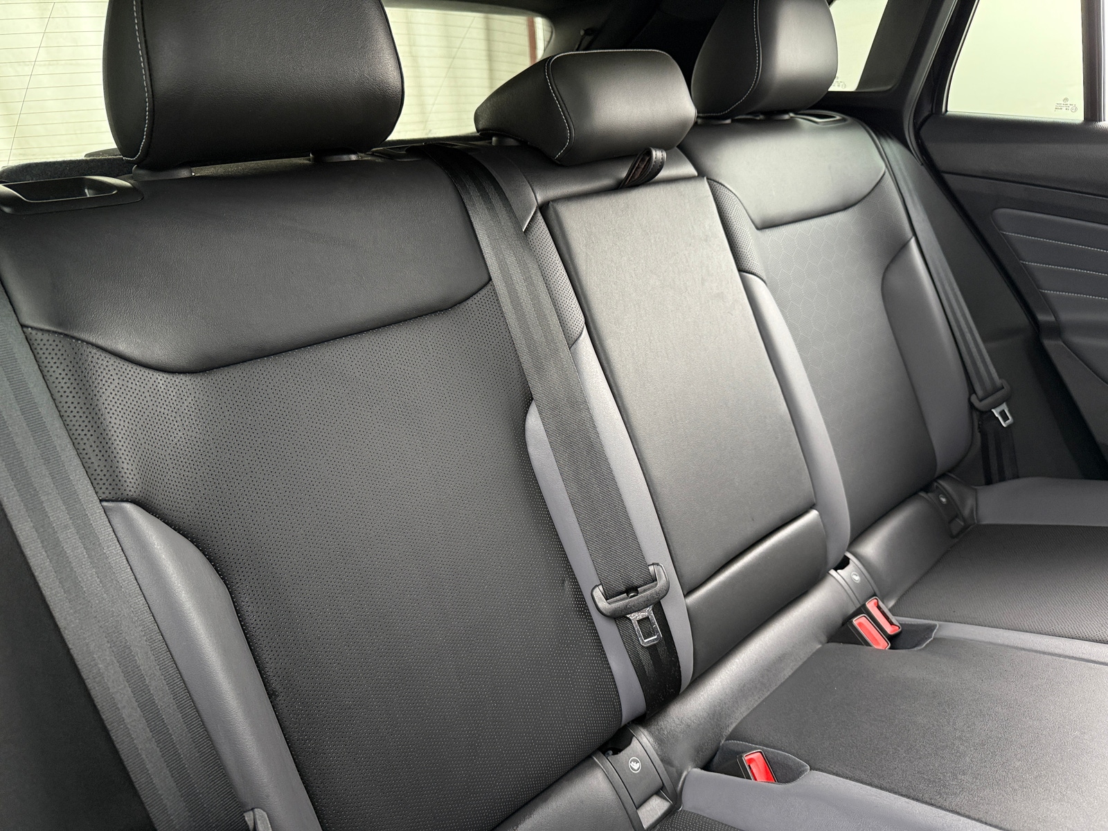 Thumbnail: 2023 Volkswagen ID.4 - 5