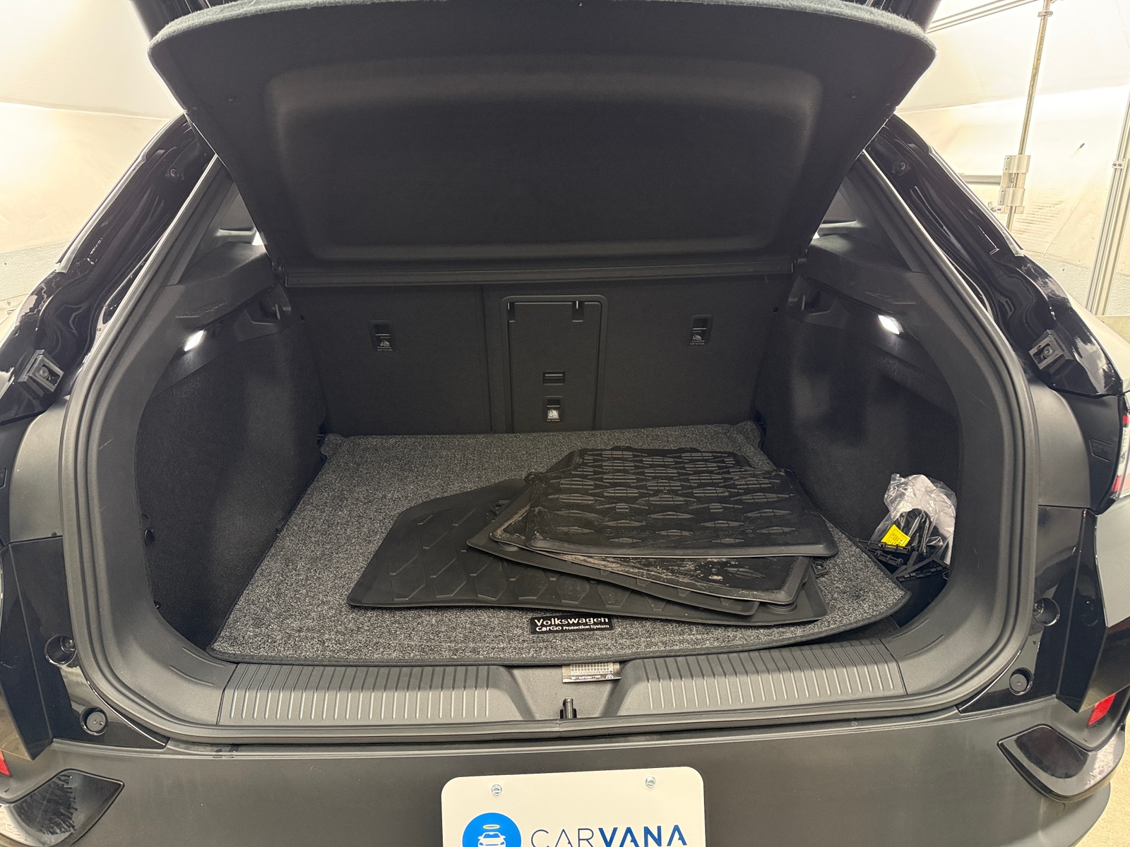 Thumbnail: 2023 Volkswagen ID.4 - 6