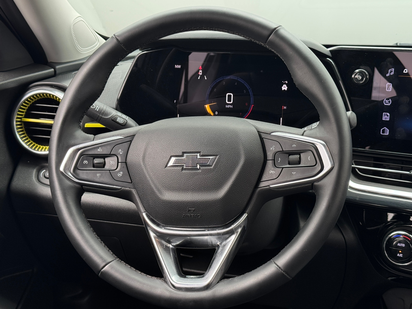 Thumbnail: 2024 Chevrolet Trax - 4