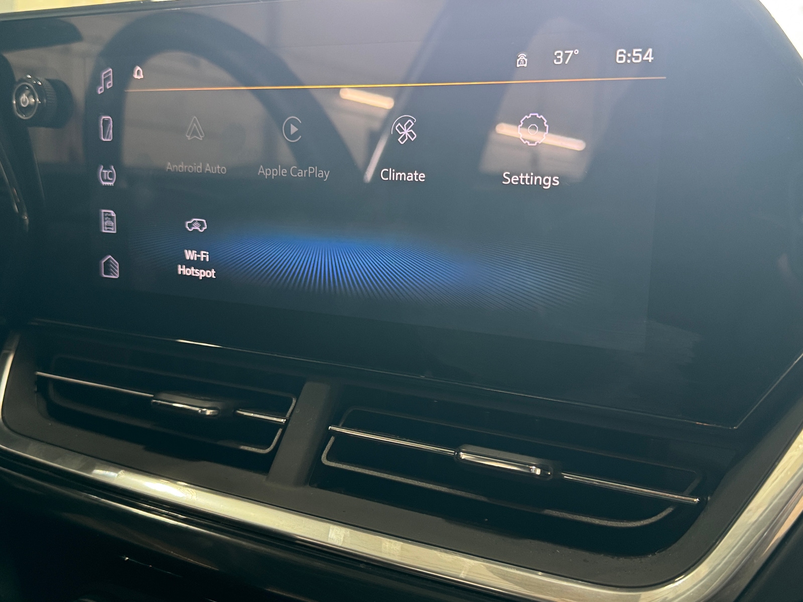 Thumbnail: 2024 Chevrolet Trax - 3