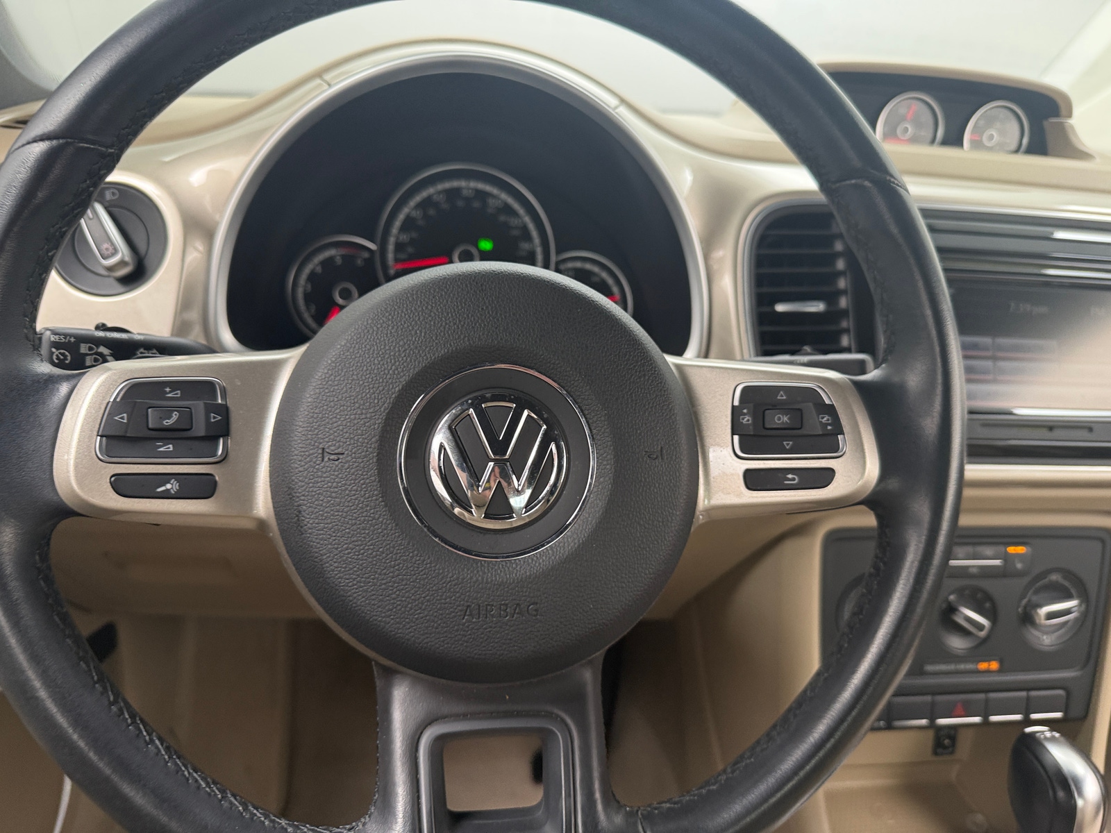 Thumbnail: 2013 Volkswagen Beetle - 4