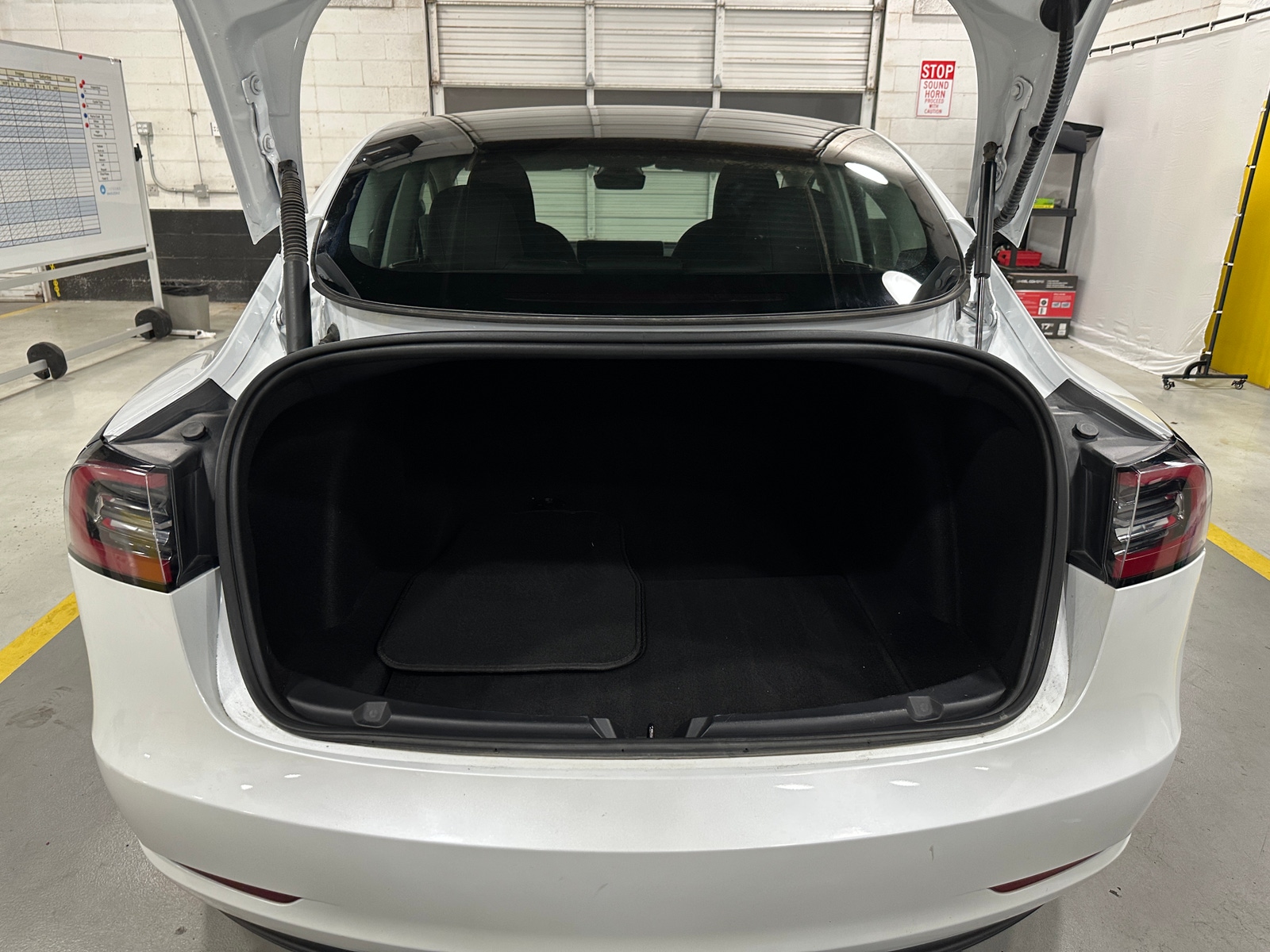 Thumbnail: 2023 Tesla Model 3 - 6