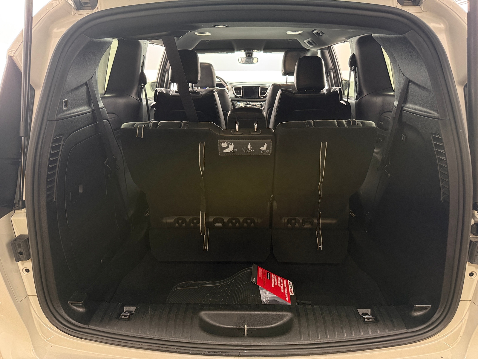 Thumbnail: 2020 Chrysler Pacifica - 6