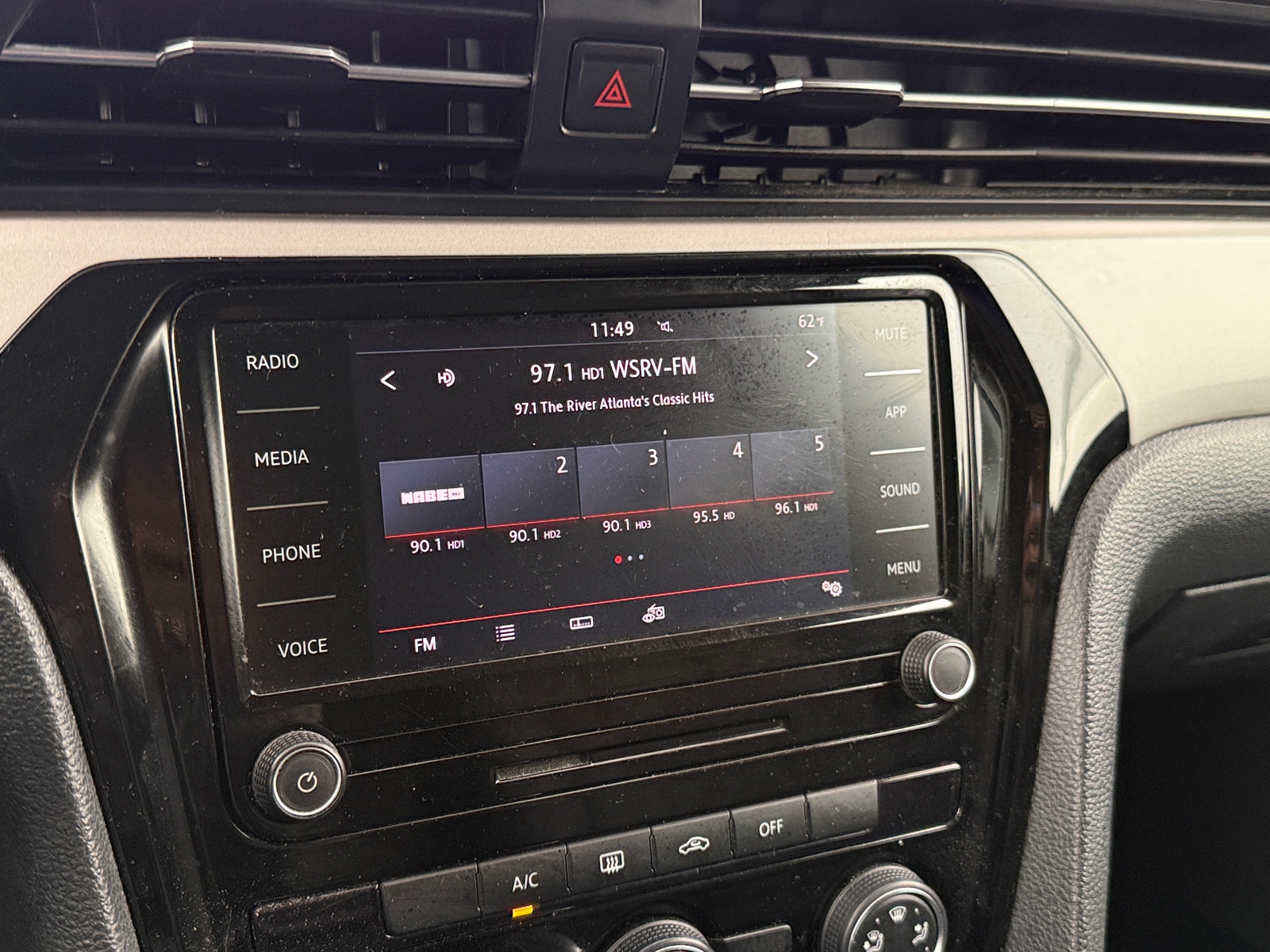 Thumbnail: 2020 Volkswagen Passat - 4