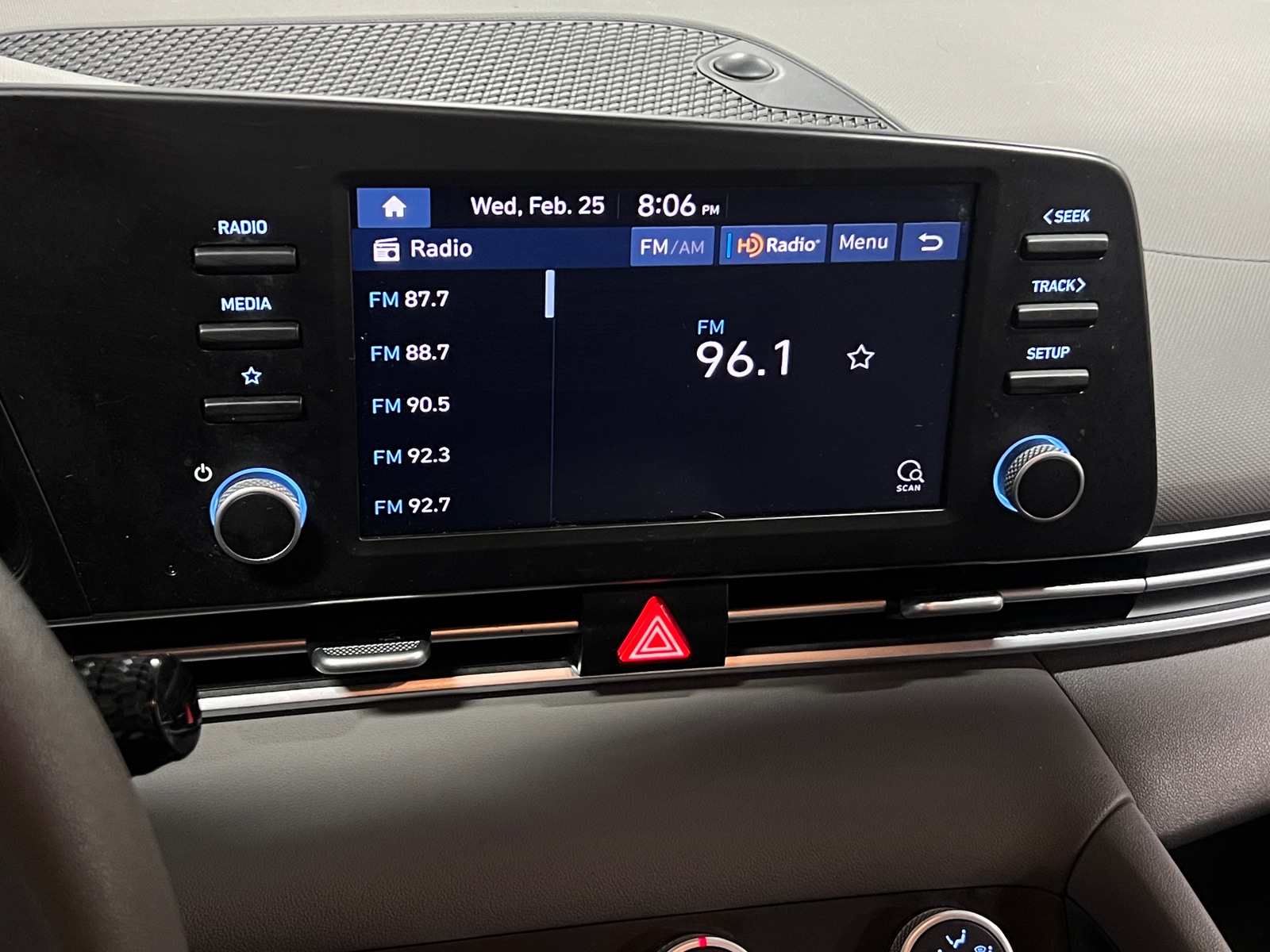 Thumbnail: 2023 Hyundai Elantra - 4