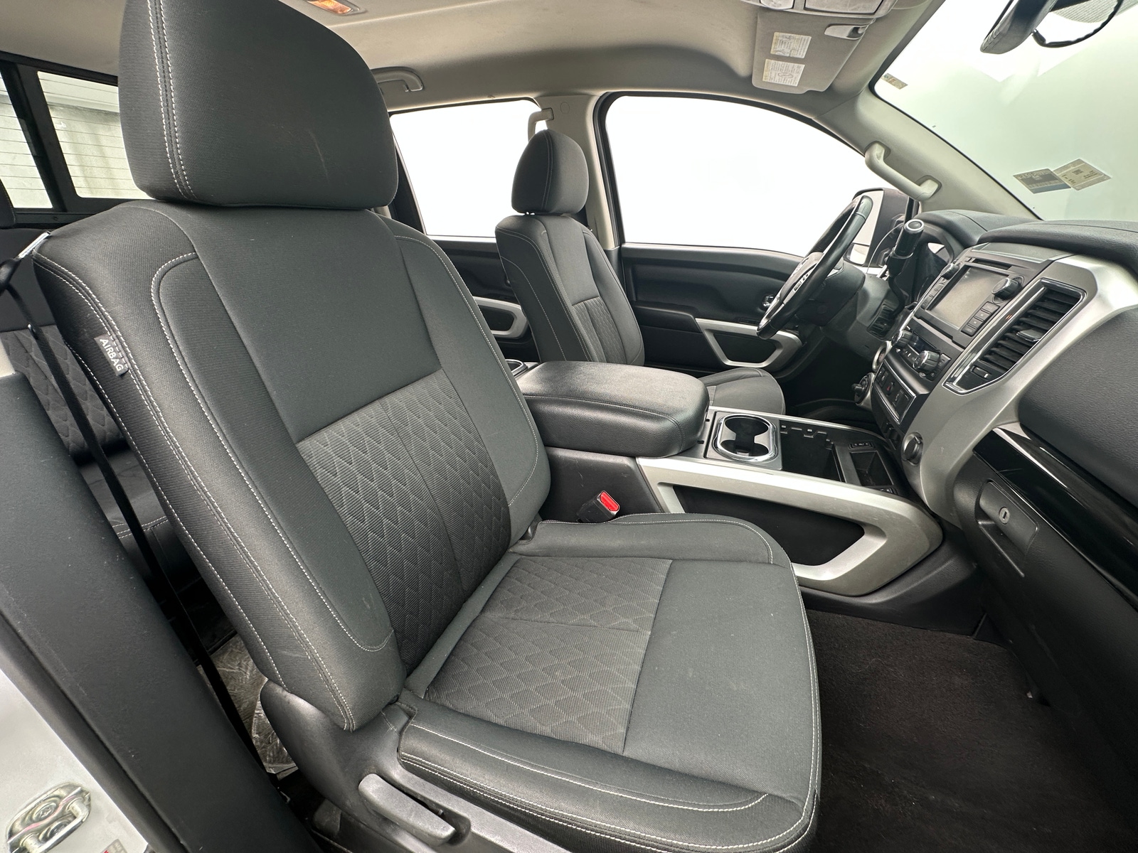 Thumbnail: 2019 Nissan Titan - 2