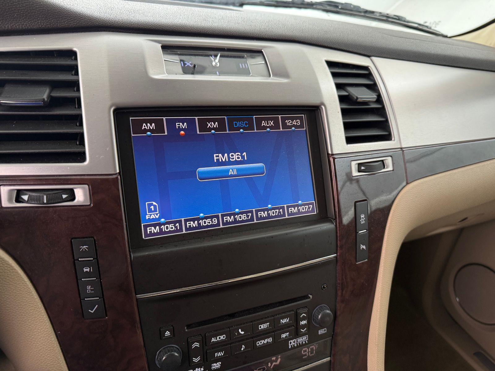 Thumbnail: 2014 Cadillac Escalade - 3