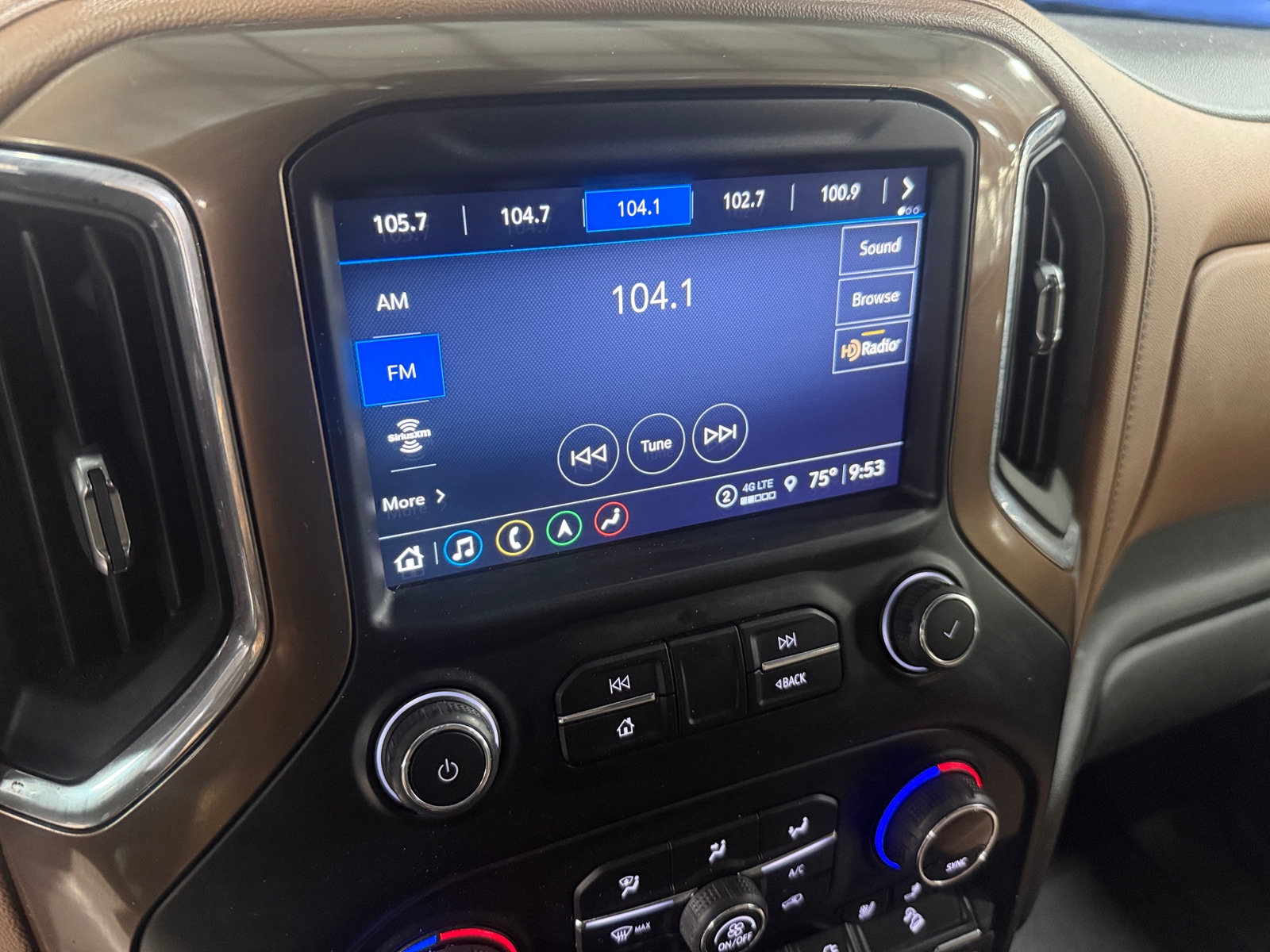 Thumbnail: 2021 Chevrolet Silverado 1500 - 3