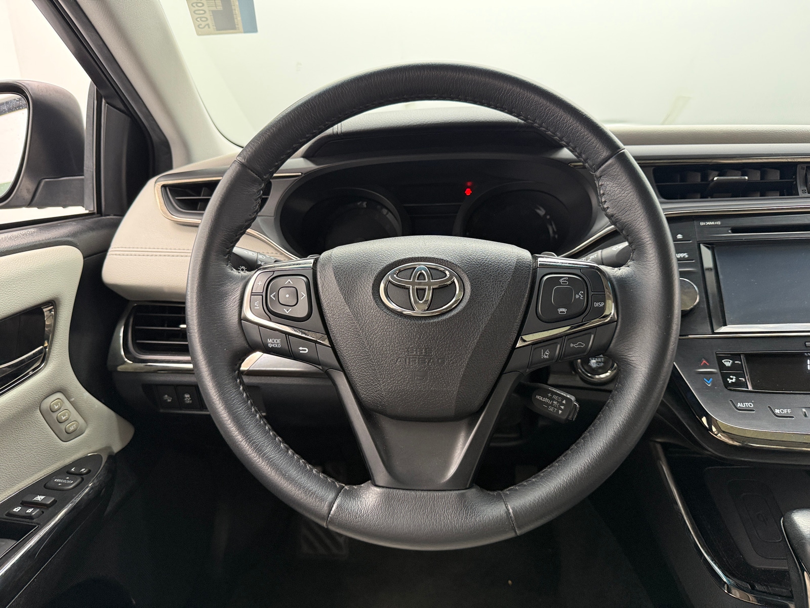 Thumbnail: 2018 Toyota Avalon - 4