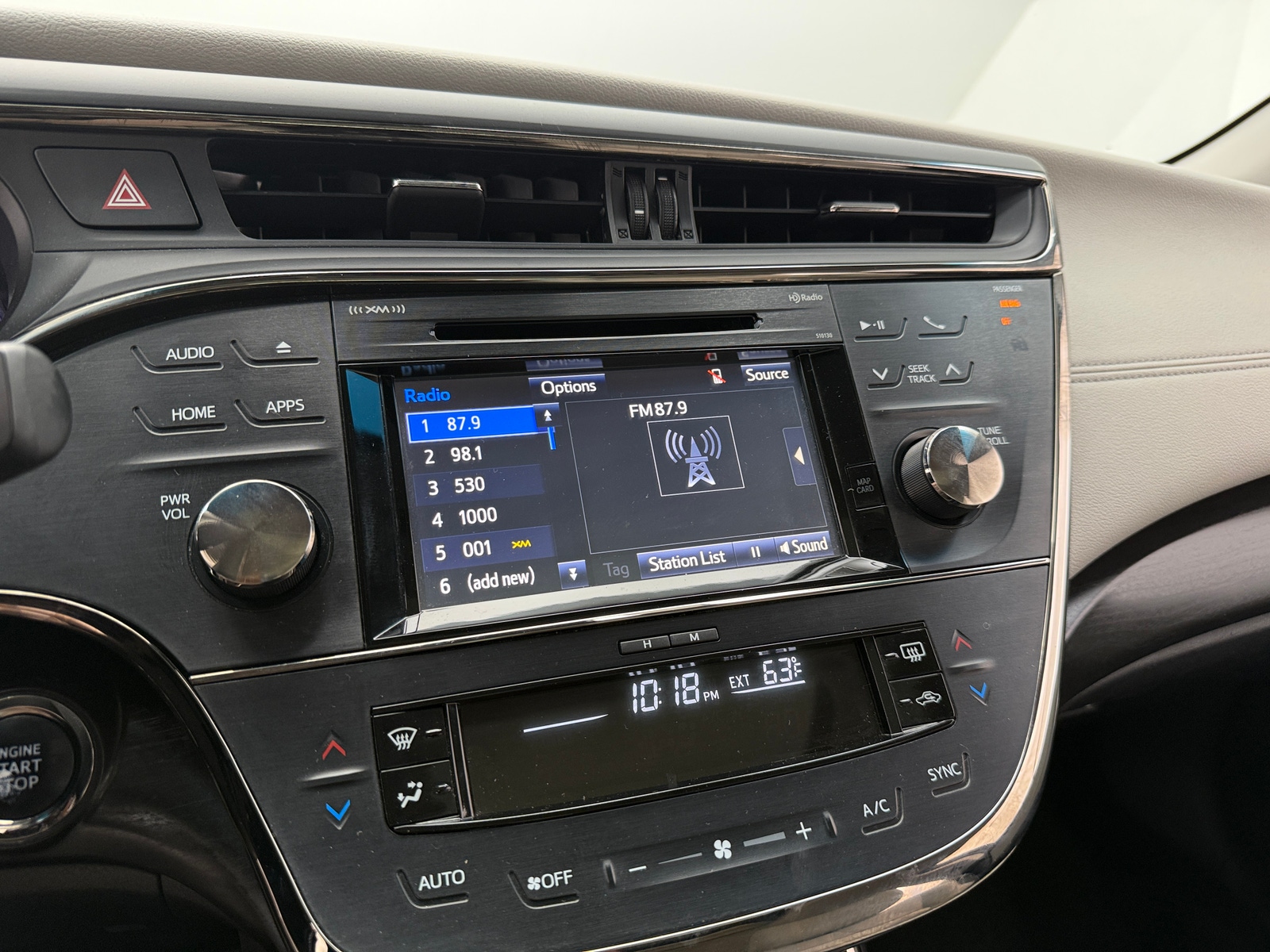 Thumbnail: 2018 Toyota Avalon - 3