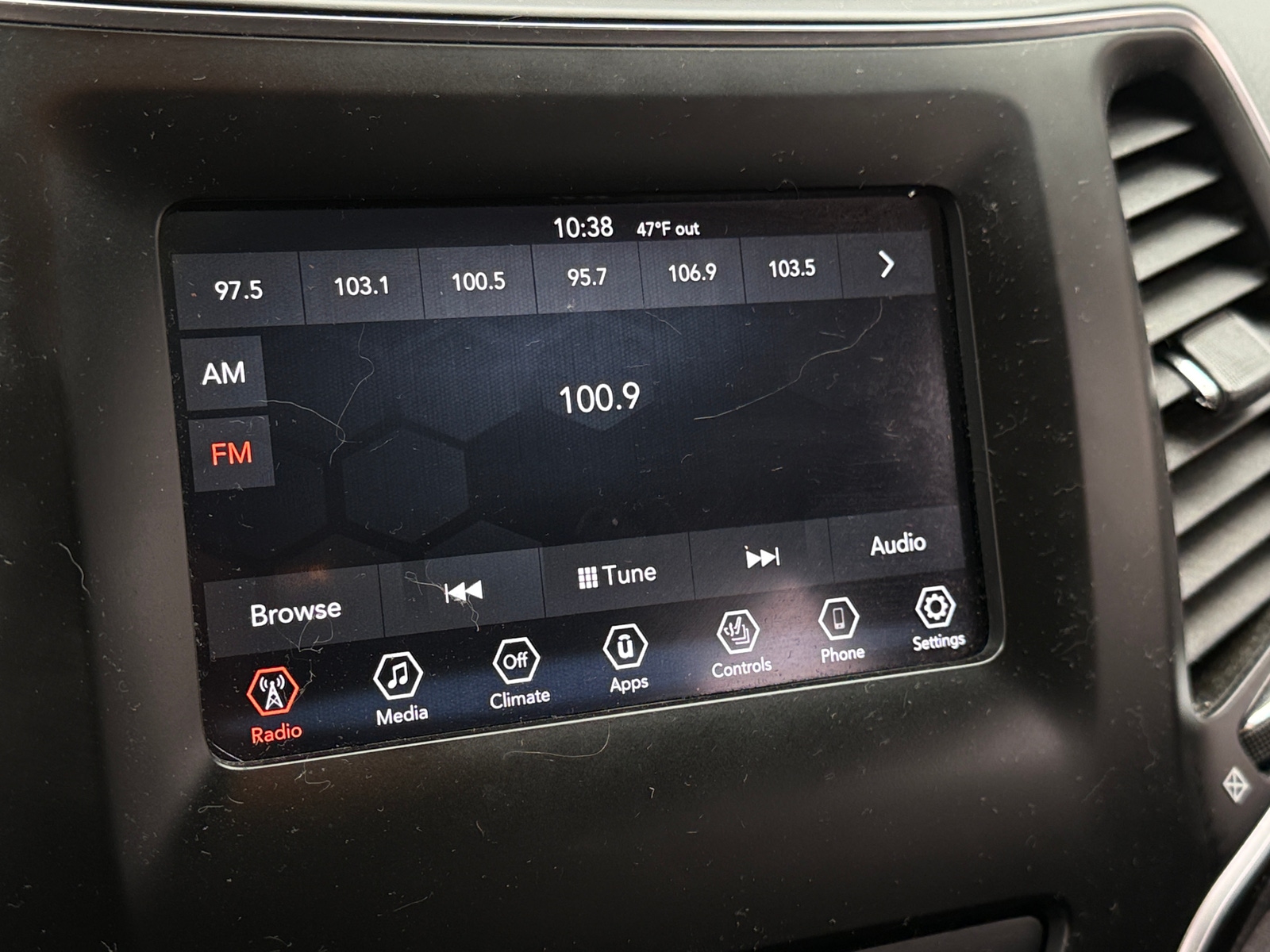 Thumbnail: 2019 Jeep Cherokee - 4