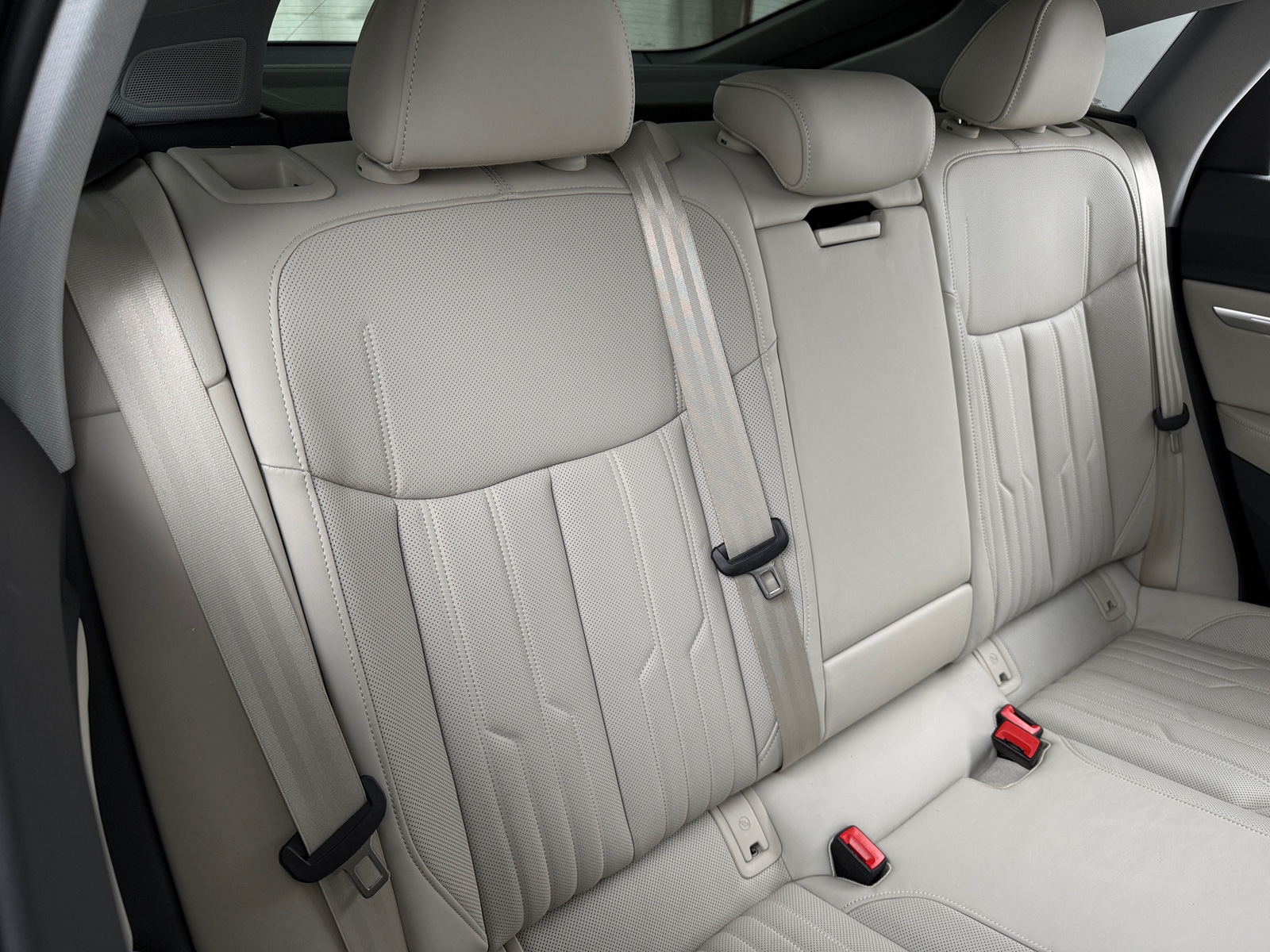 Thumbnail: 2022 Audi e-tron S - 5