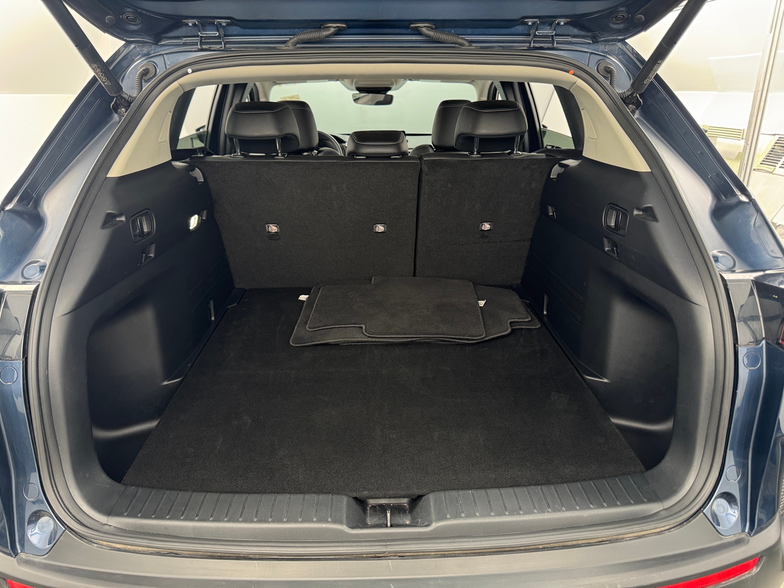 Thumbnail: 2025 Mazda CX-50 - 6