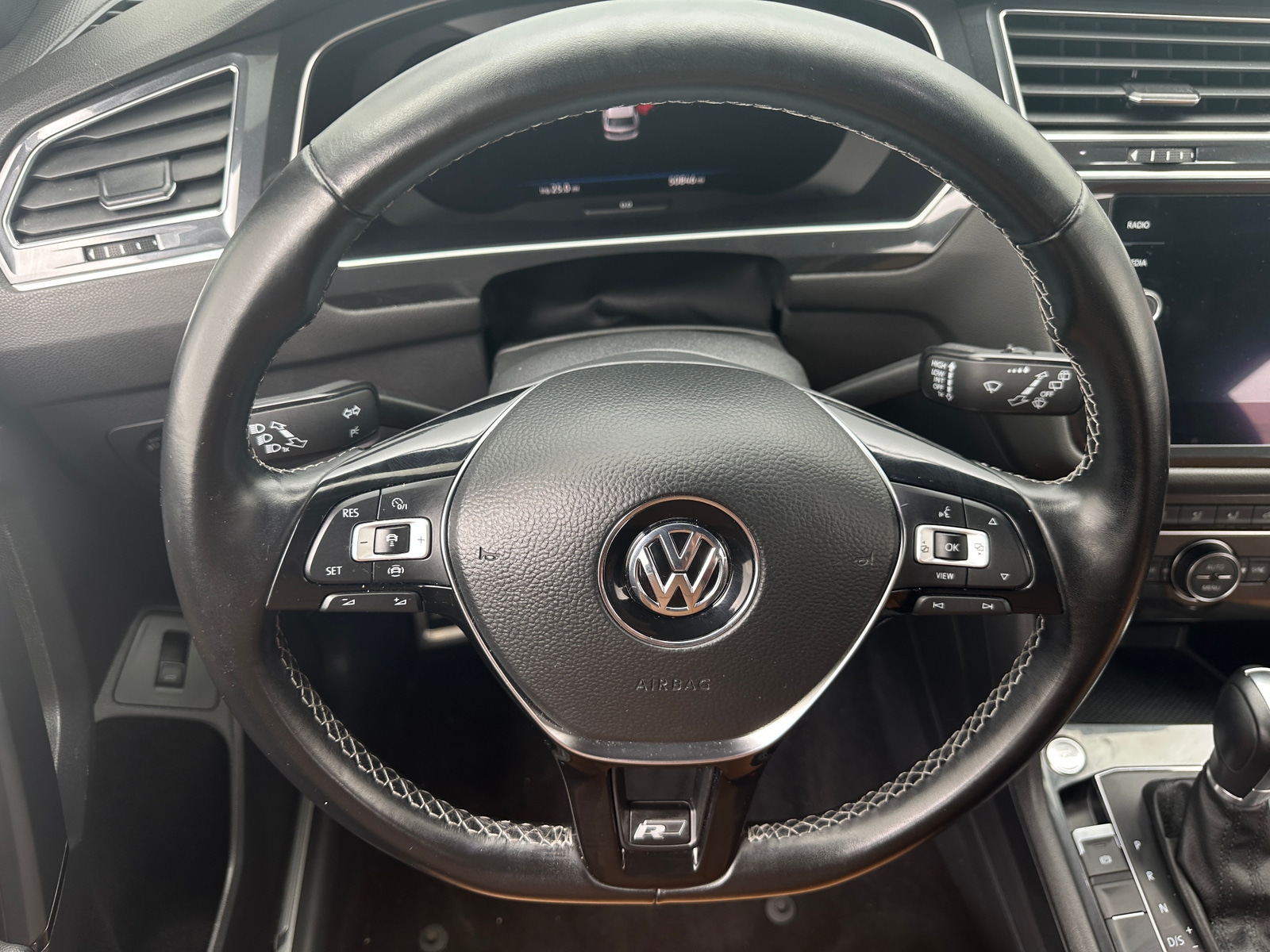Thumbnail: 2019 Volkswagen Tiguan - 4