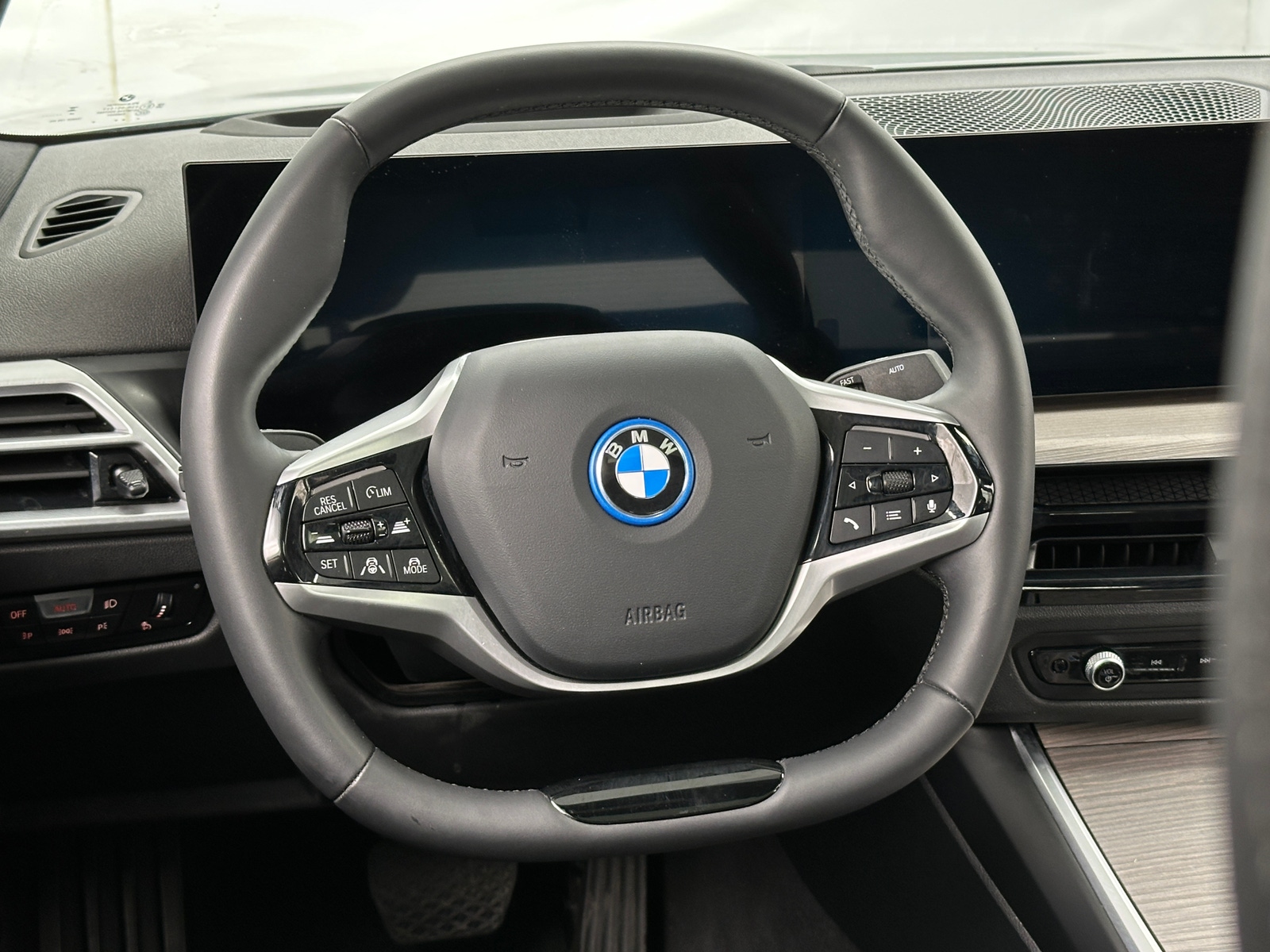 Thumbnail: 2025 BMW i4 - 4
