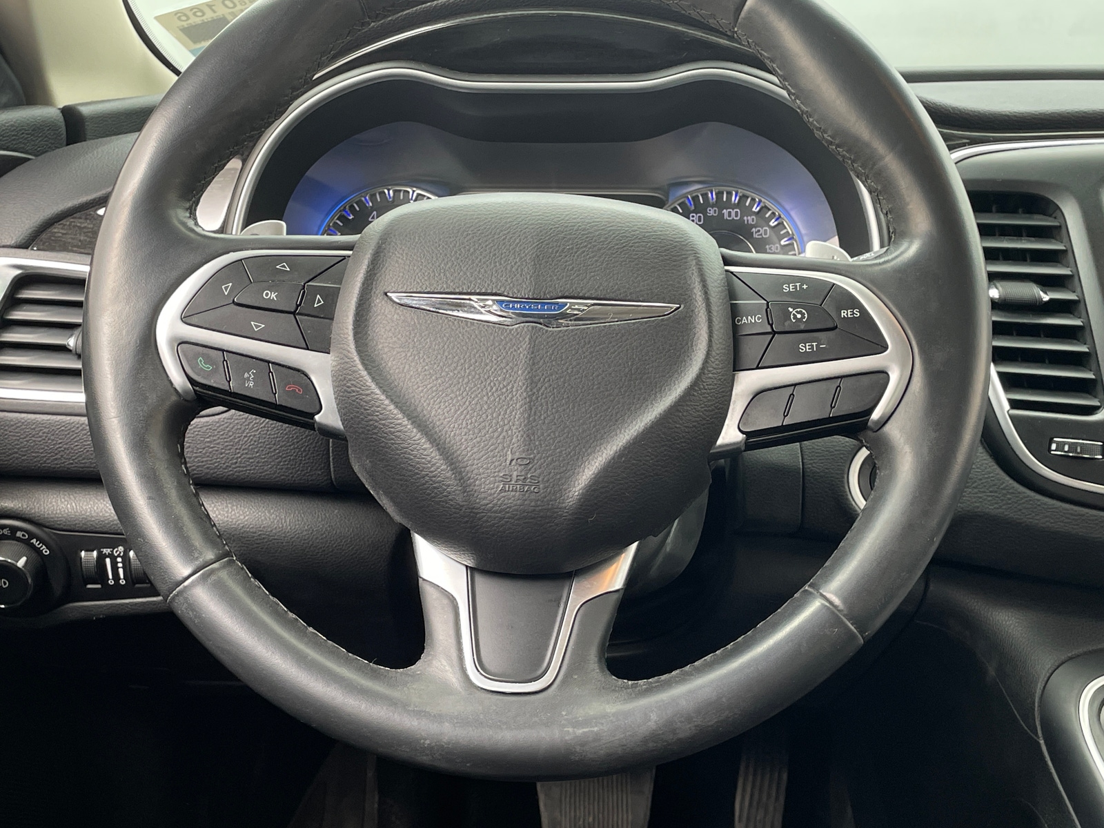 Thumbnail: 2015 Chrysler 200 - 4