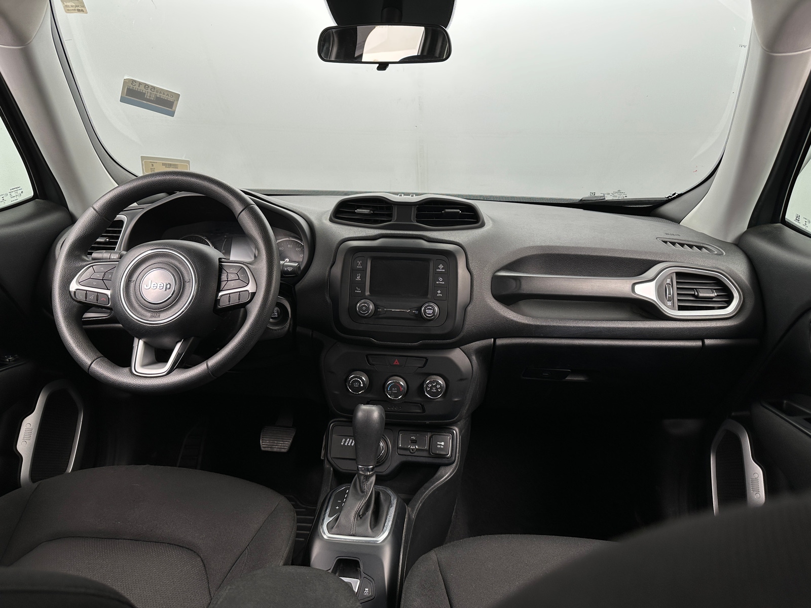 Thumbnail: 2018 Jeep Renegade - 3