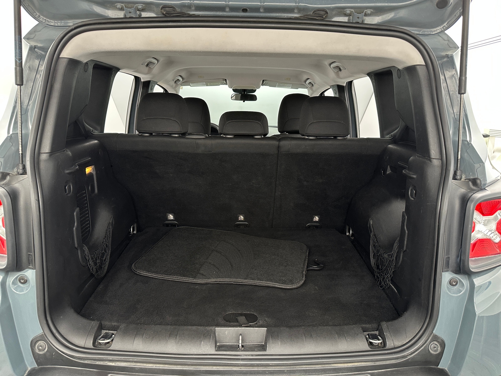 Thumbnail: 2018 Jeep Renegade - 7