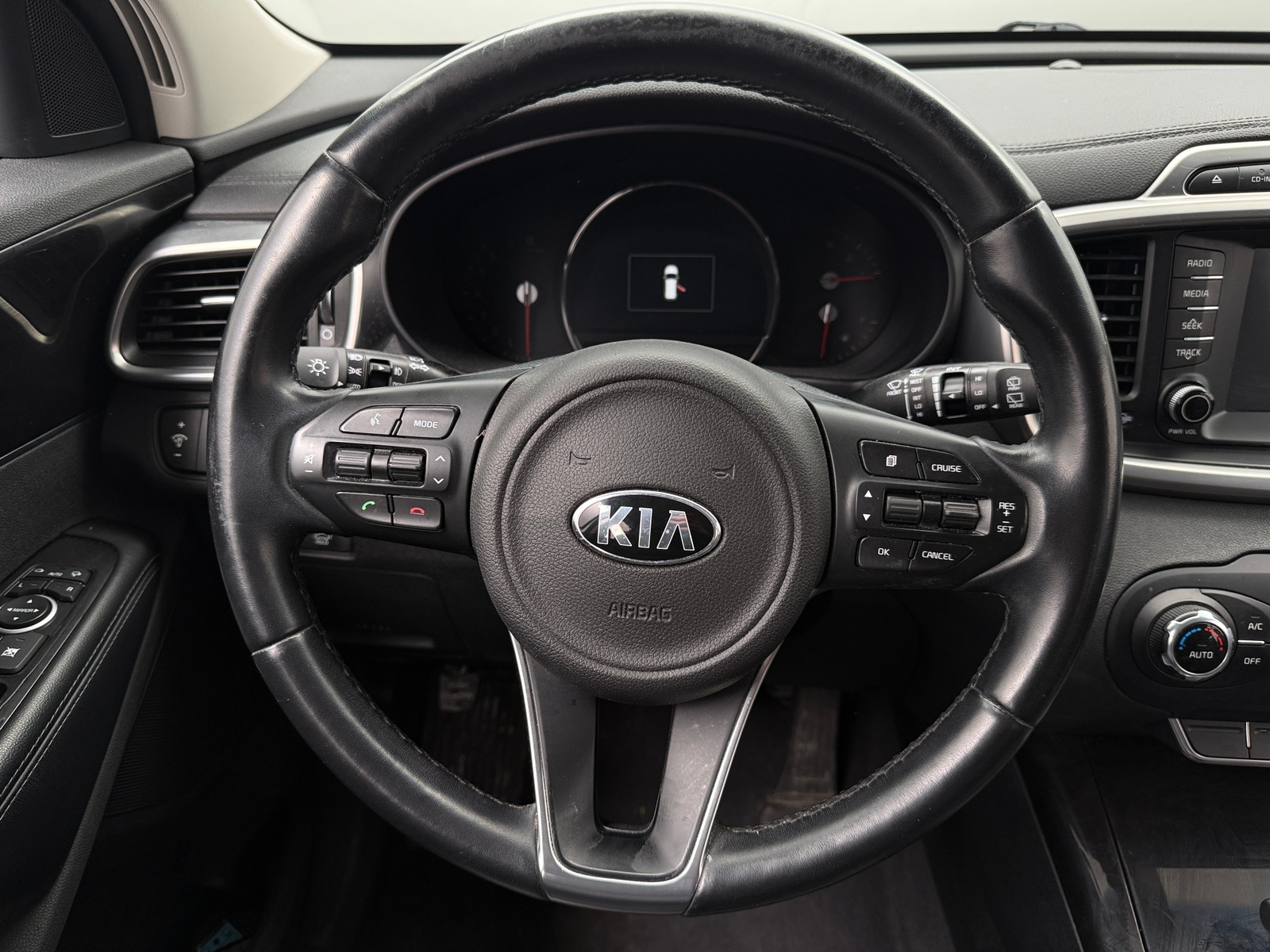 Thumbnail: 2018 Kia Sorento - 4