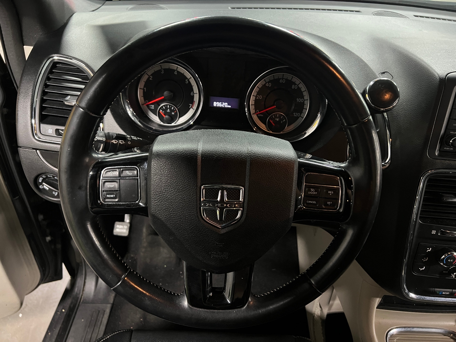 Thumbnail: 2020 Dodge Grand Caravan - 5