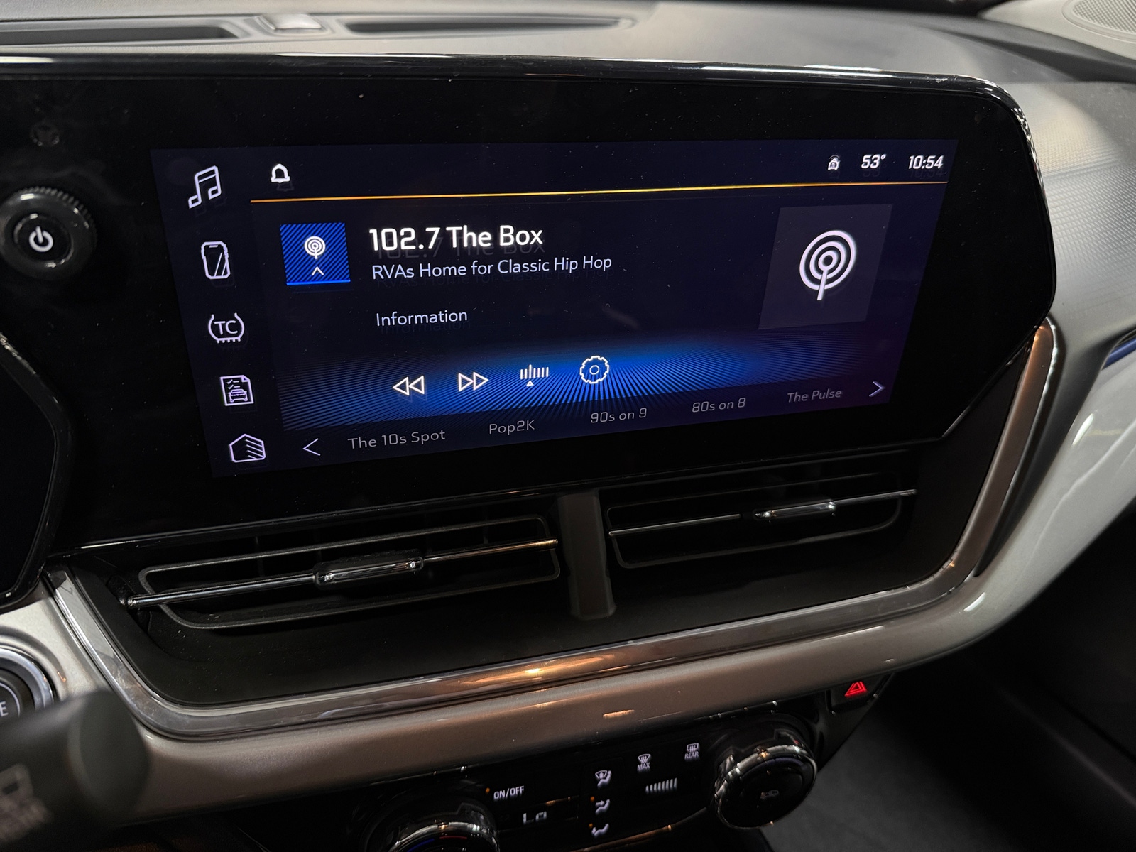 Thumbnail: 2025 Chevrolet Trax - 4