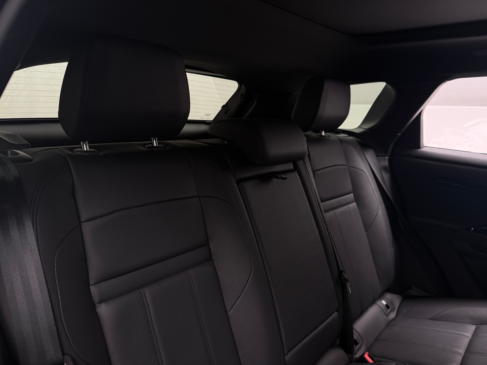 Thumbnail: 2025 Land Rover Range Rover Evoque - 5