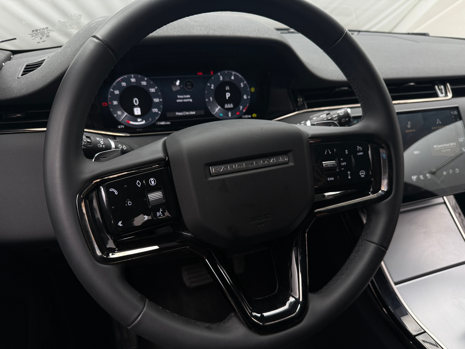 Thumbnail: 2025 Land Rover Range Rover Evoque - 4