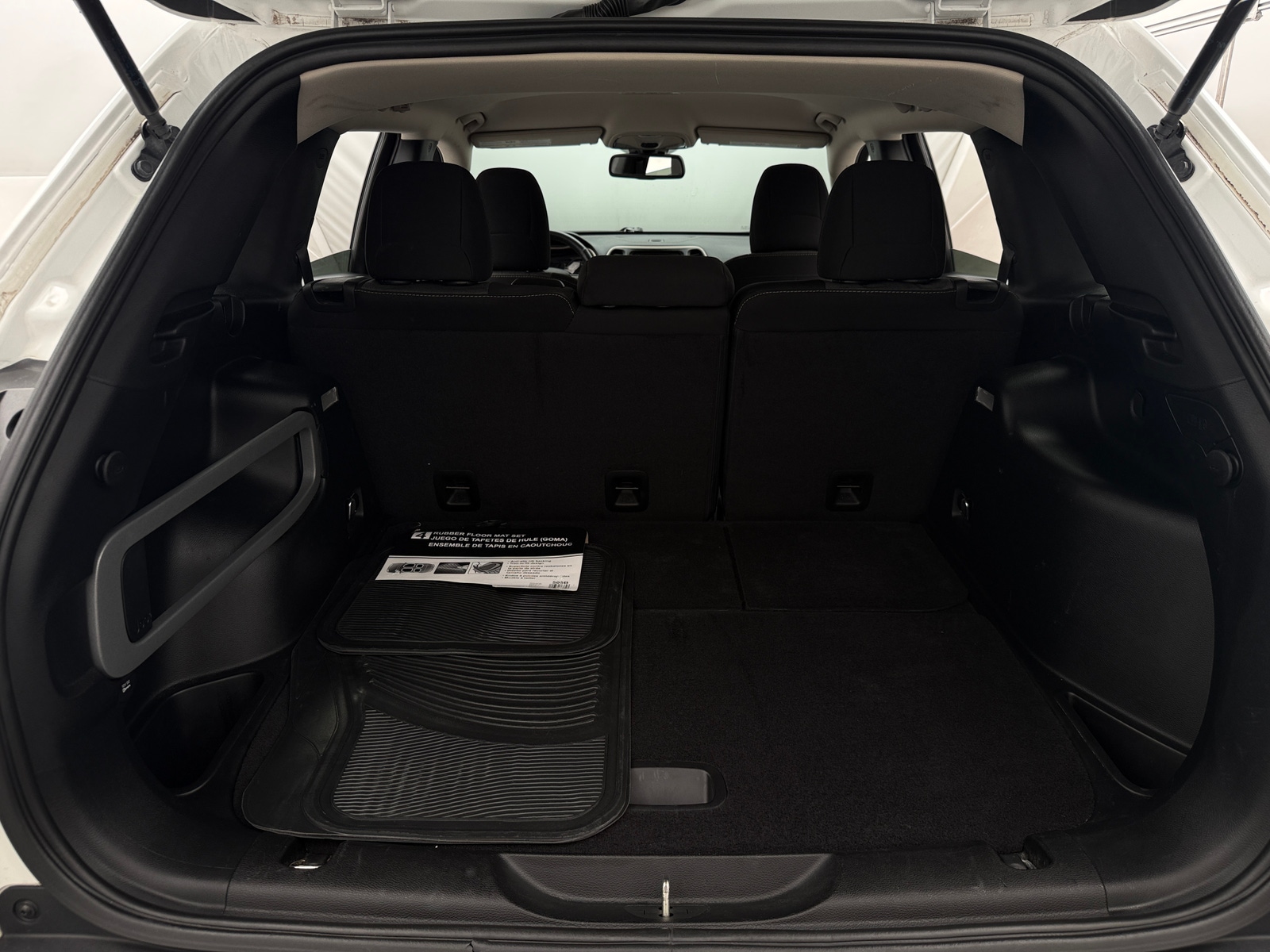 Thumbnail: 2016 Jeep Cherokee - 7