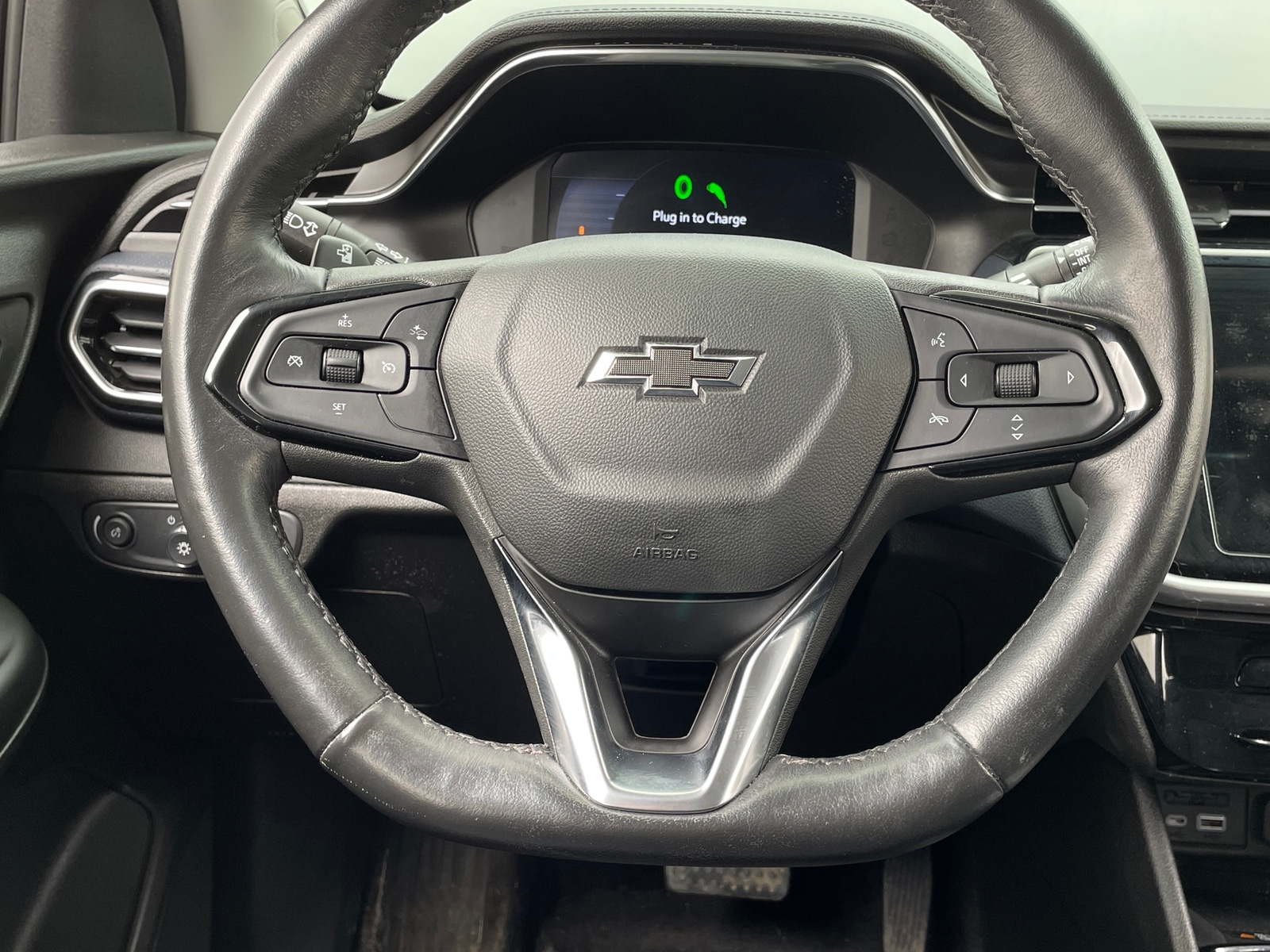 Thumbnail: 2023 Chevrolet Bolt EUV - 4