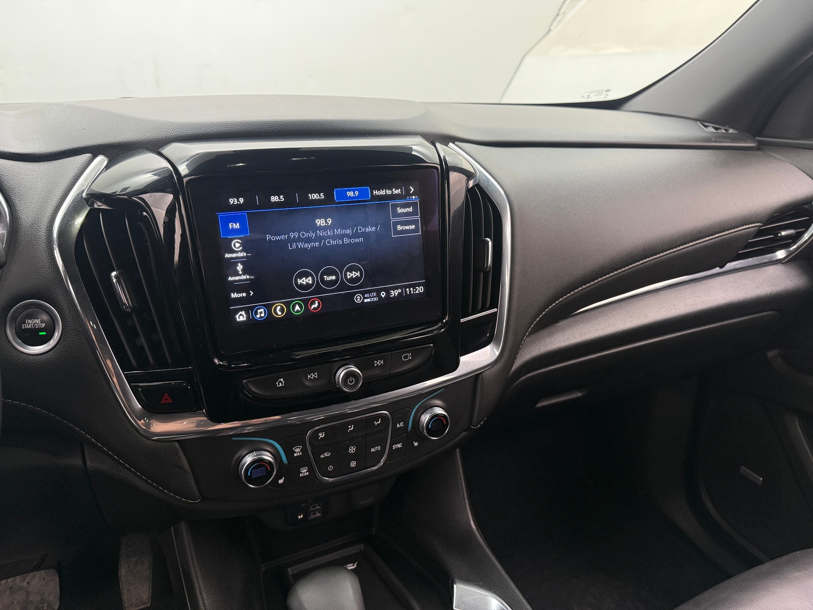 Thumbnail: 2023 Chevrolet Traverse - 3