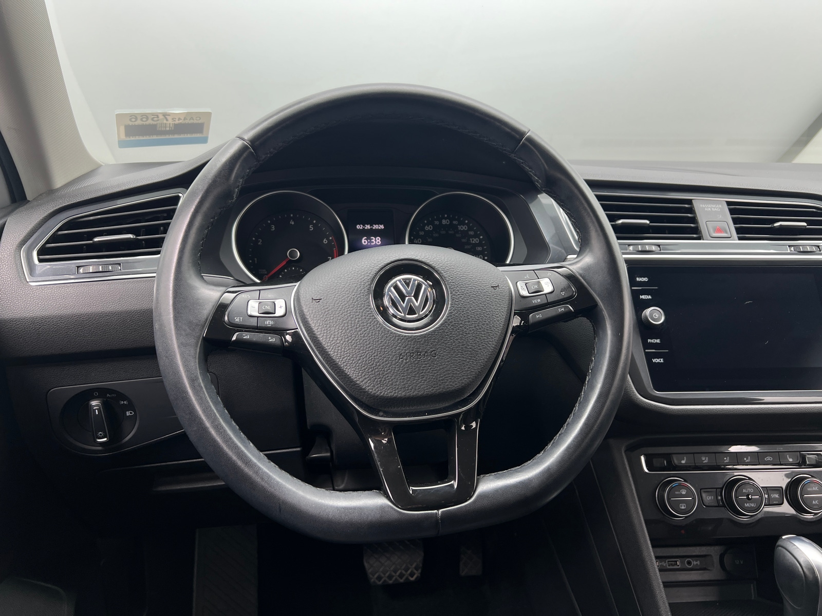 Thumbnail: 2019 Volkswagen Tiguan - 4