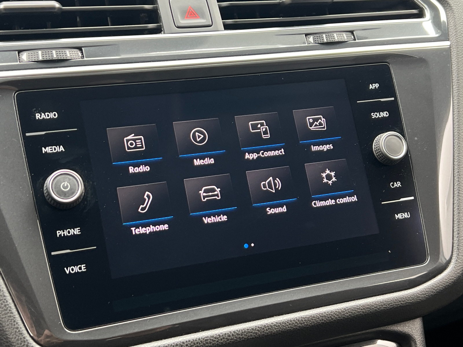 Thumbnail: 2019 Volkswagen Tiguan - 3