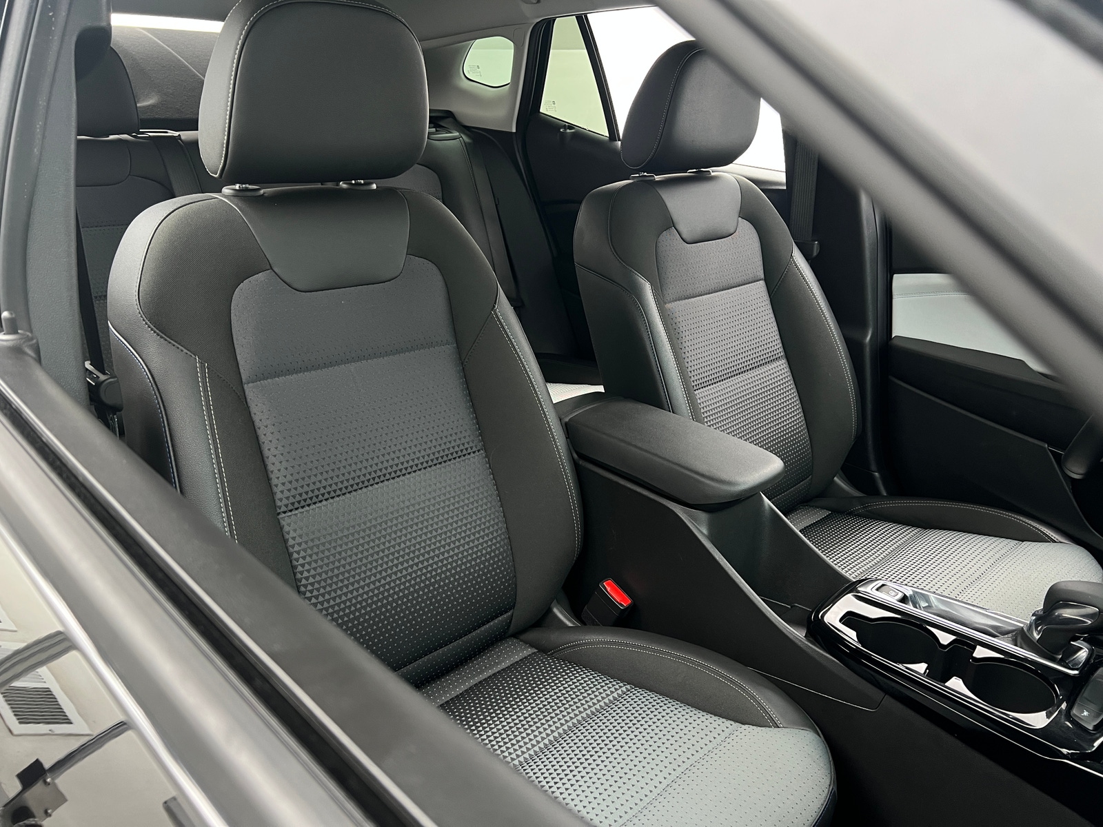 Thumbnail: 2025 Chevrolet Trax - 2