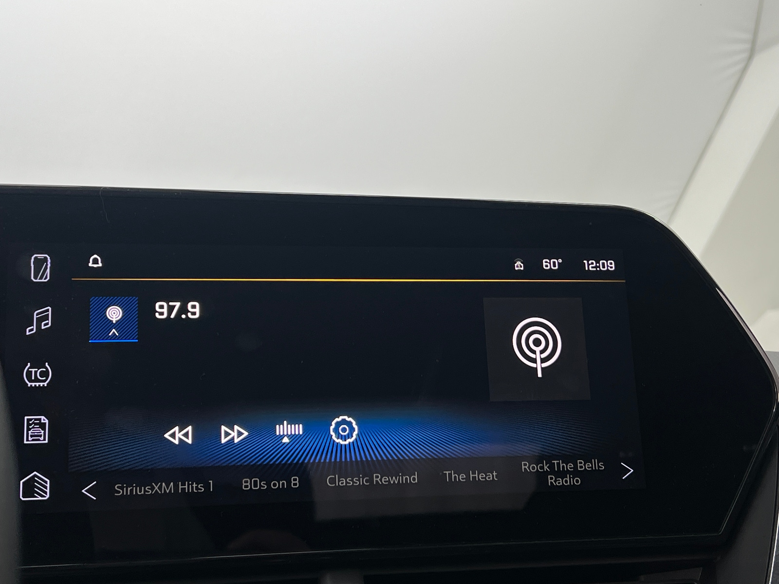 Thumbnail: 2025 Chevrolet Trax - 4