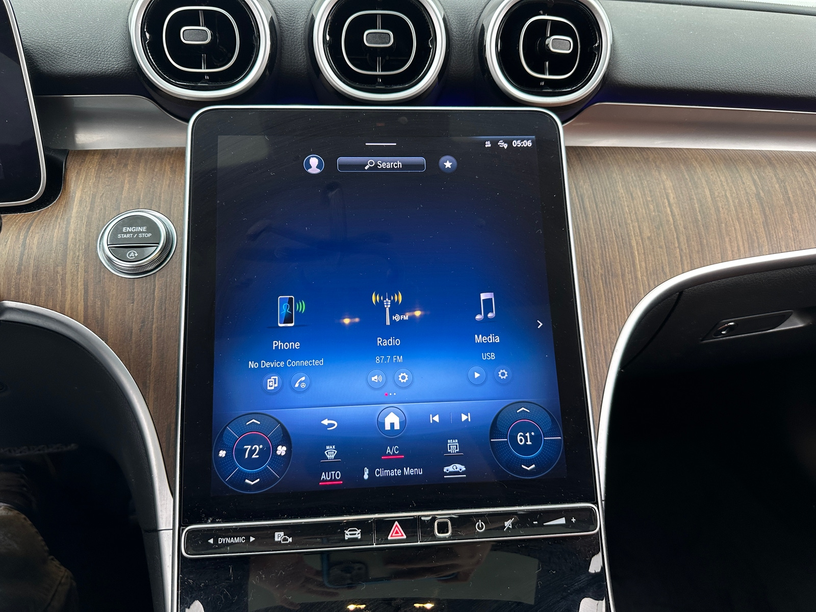 Thumbnail: 2023 Mercedes-Benz C-Class - 3