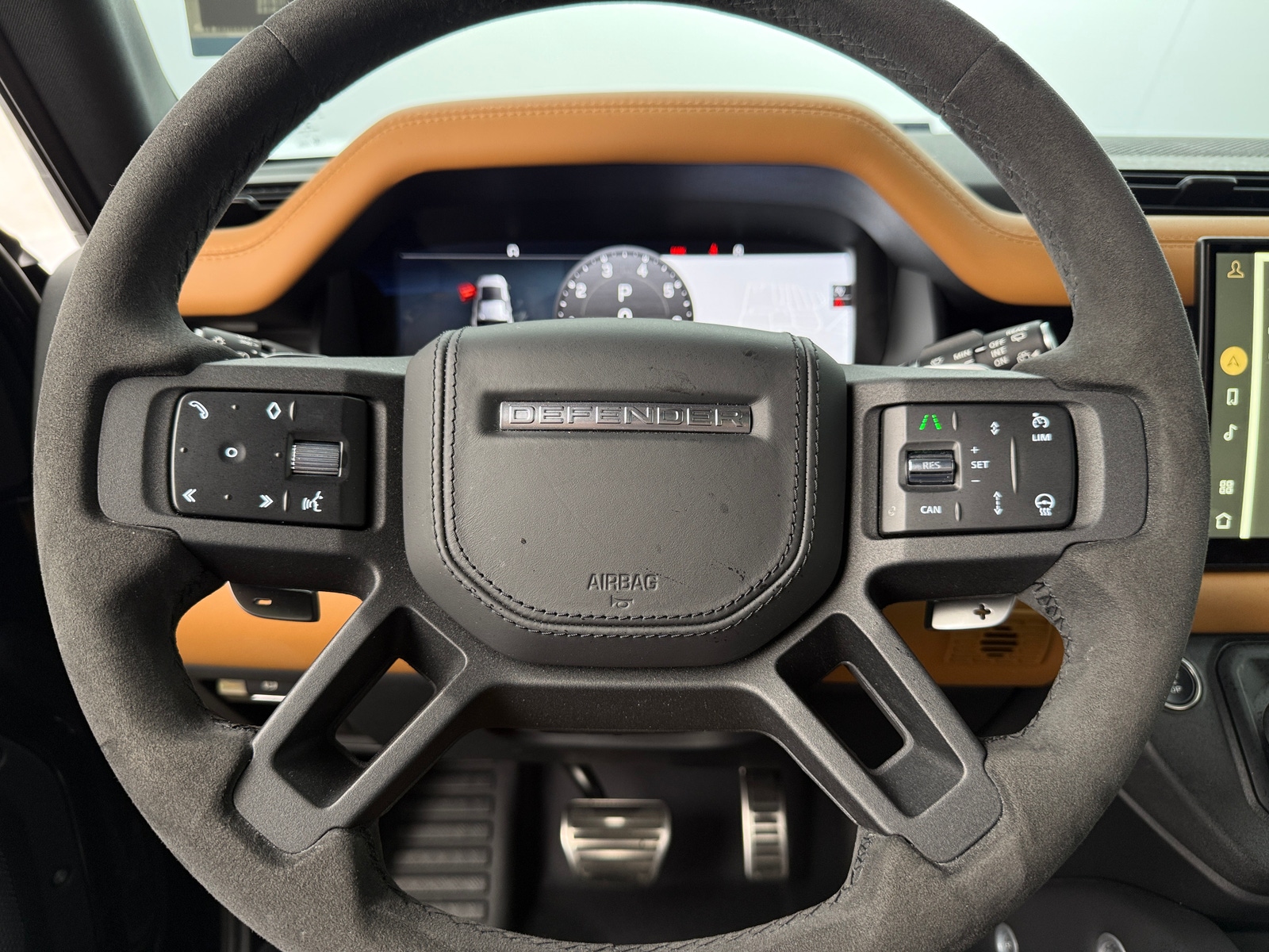 Thumbnail: 2023 Land Rover Defender - 4