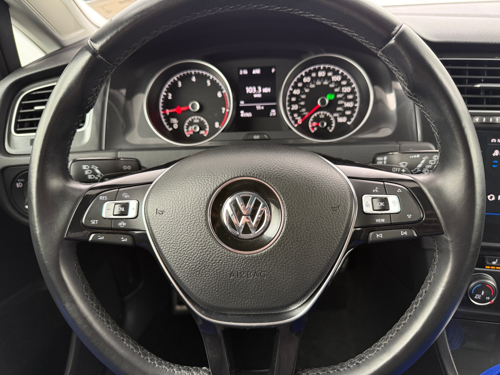 Thumbnail: 2019 Volkswagen Golf - 4