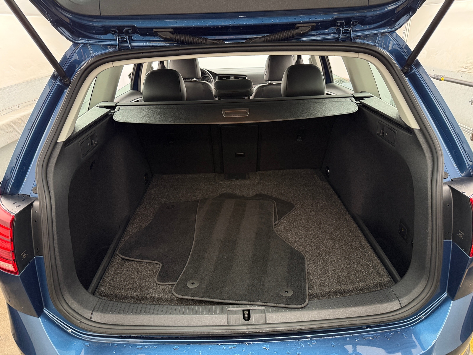 Thumbnail: 2019 Volkswagen Golf - 6